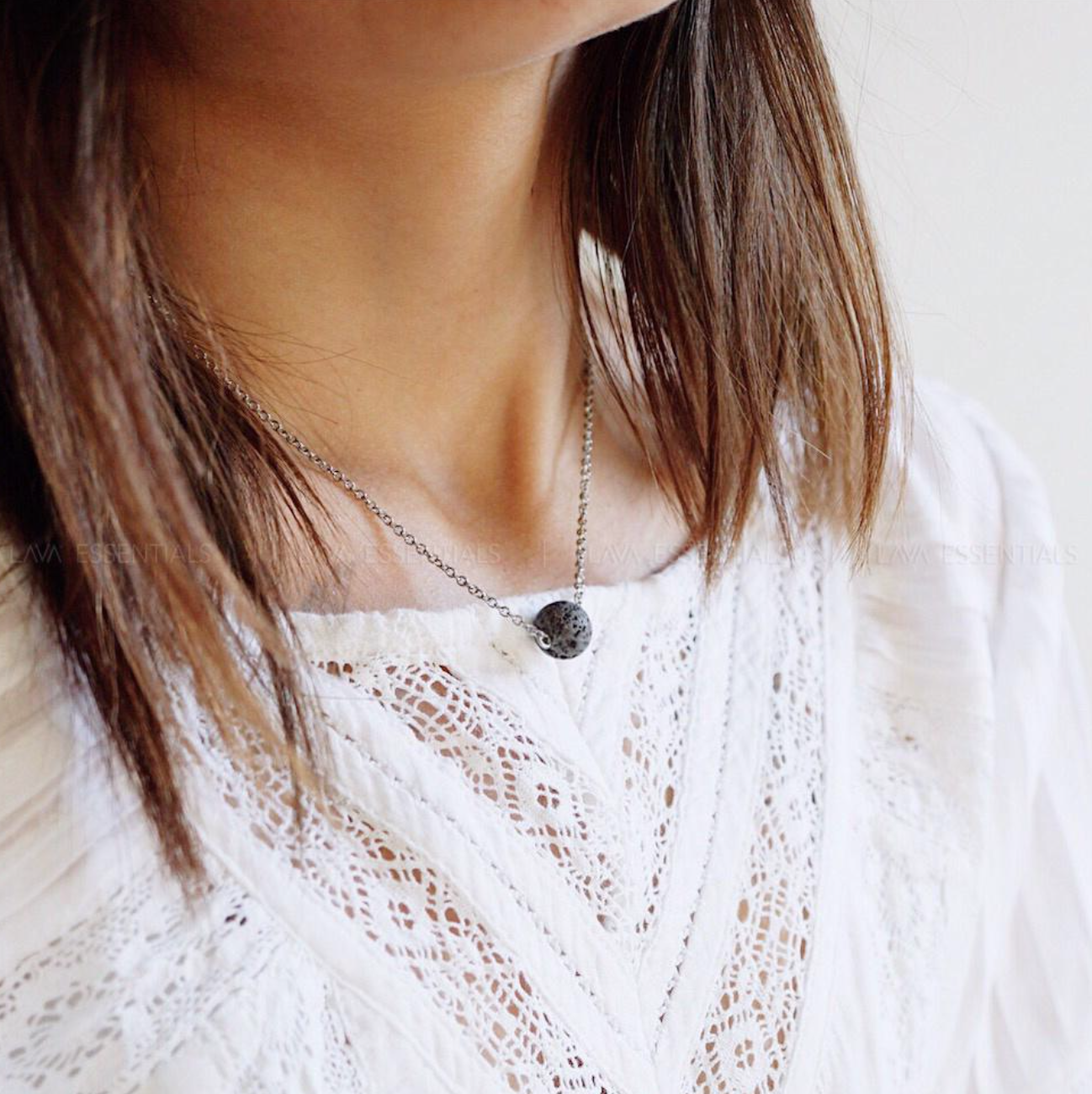 簡約主義系列"火山石單石"吊墜香薰頸鏈 | LAVA ESSENTIALS