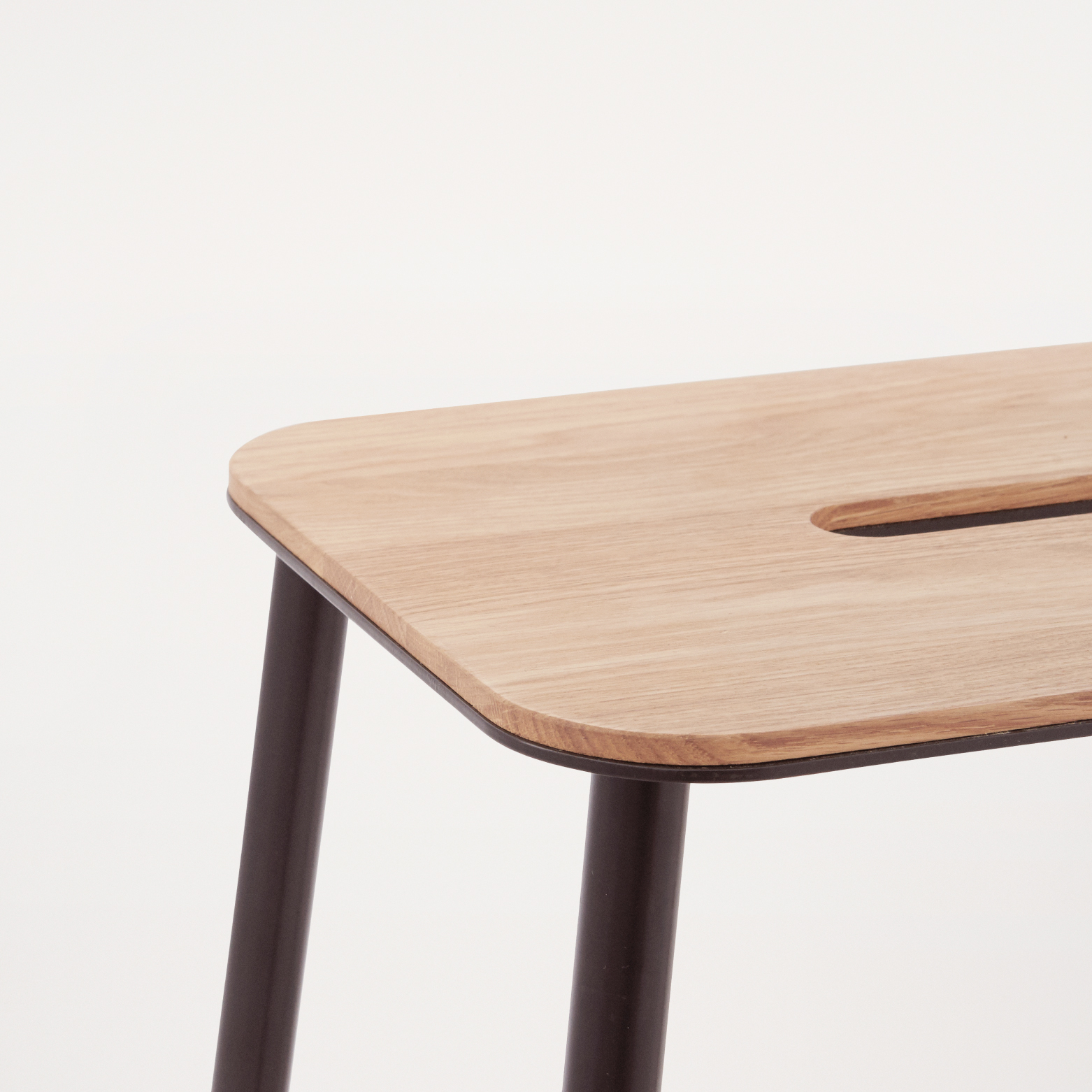 亞當 / 吧台椅 - 橡木椅面 by FRAMA