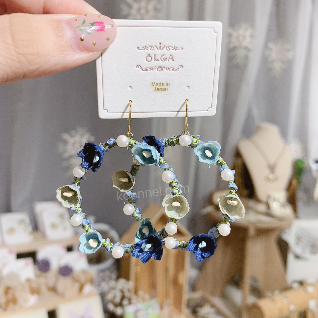 [日本制] 人造花大圈耳環
