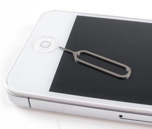 iPhone 原盒附的 取卡針