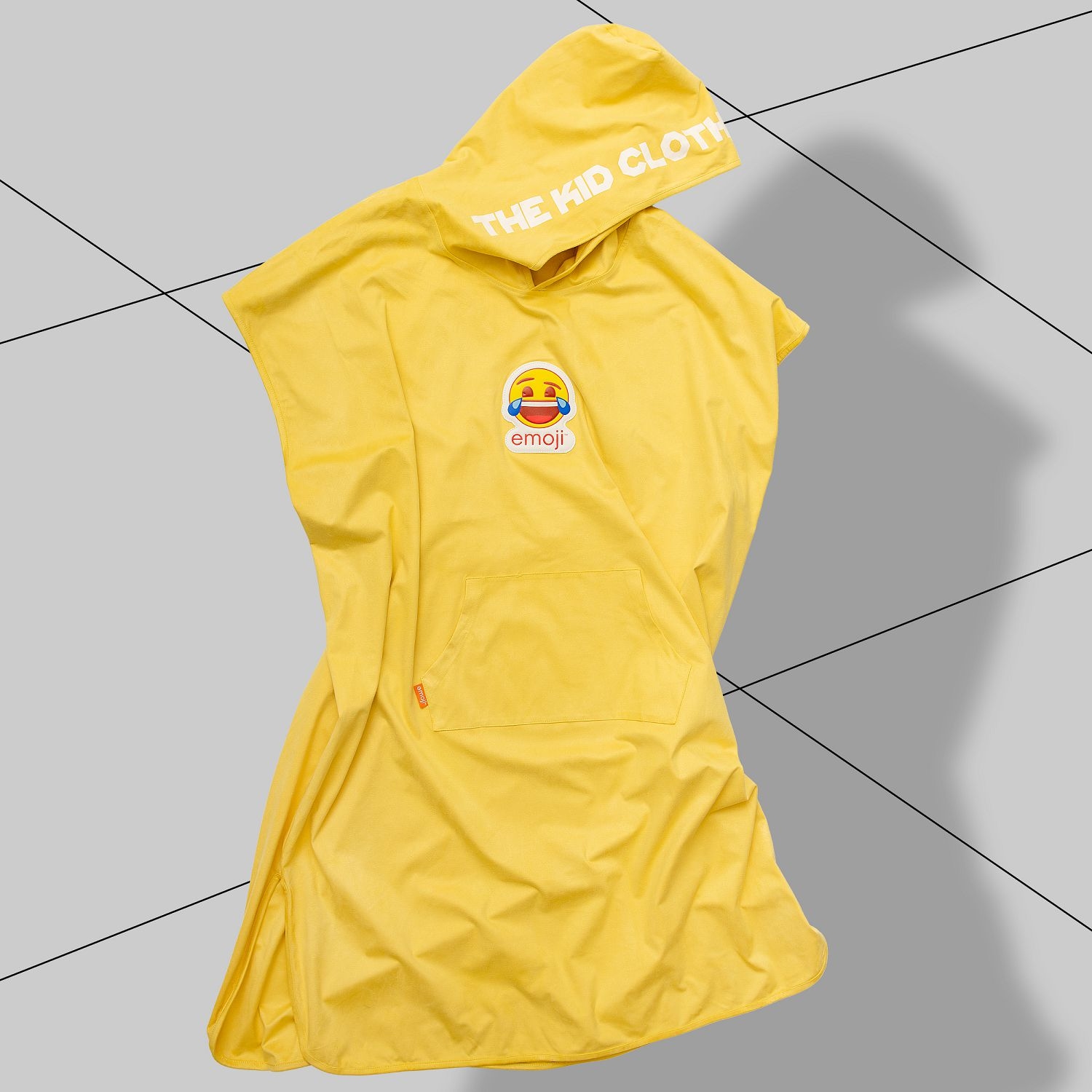 KID ® x emoji 笑到哭浴巾衣