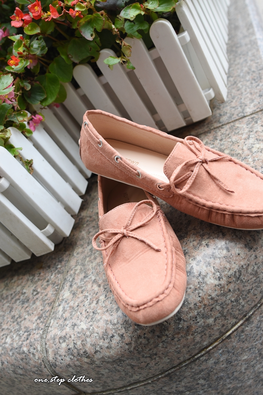 超百搭大尺碼也OK的仿麂皮豆豆鞋 (粉膚)