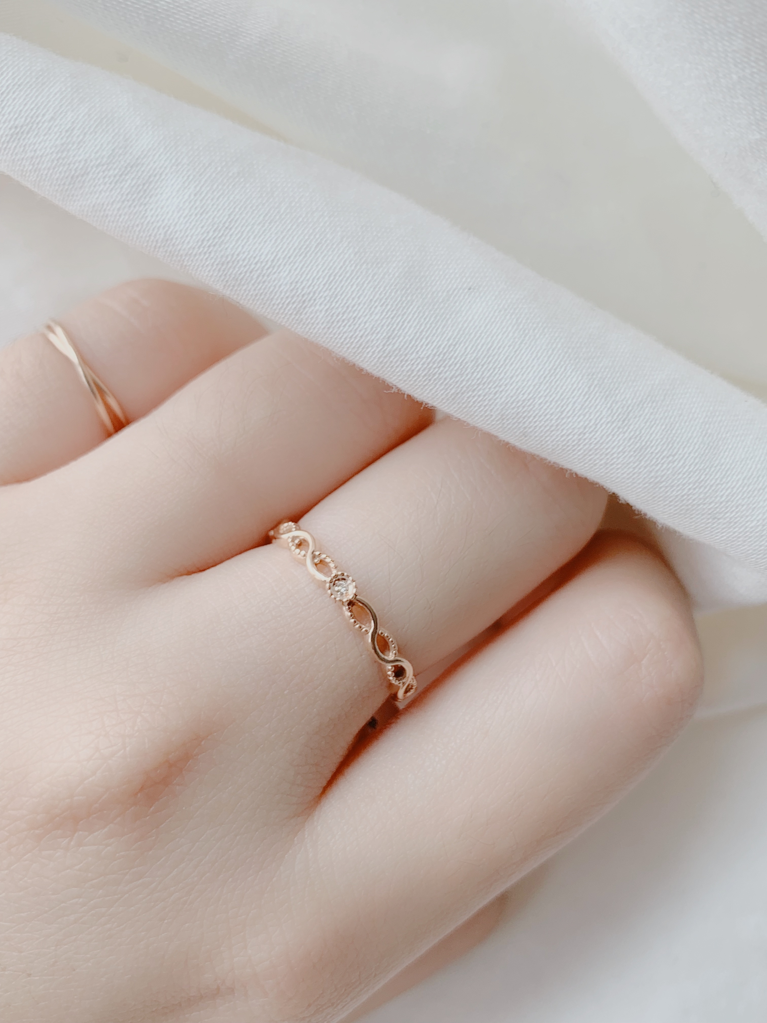 14k 簍空滾邊麻花迷你真鑽戒指