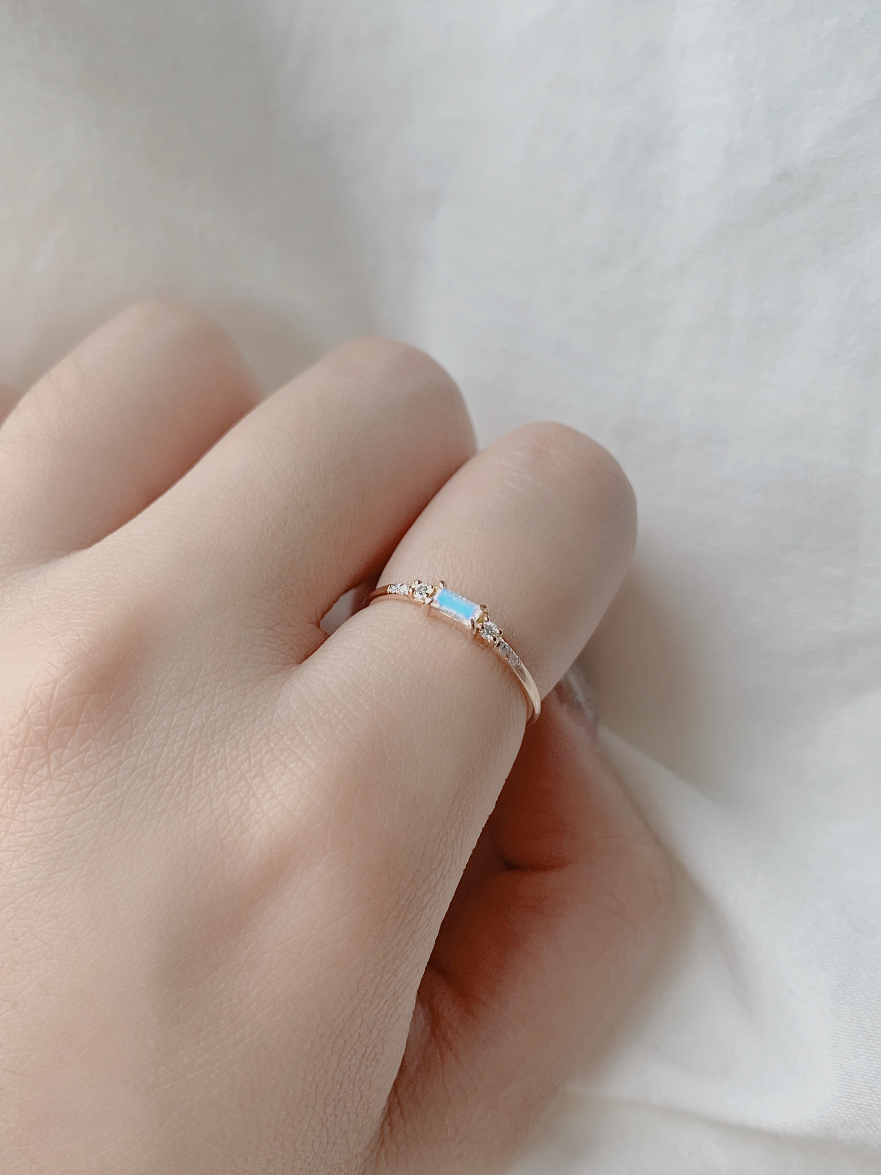 14k玫瑰金 細方月光階梯白鑽戒指