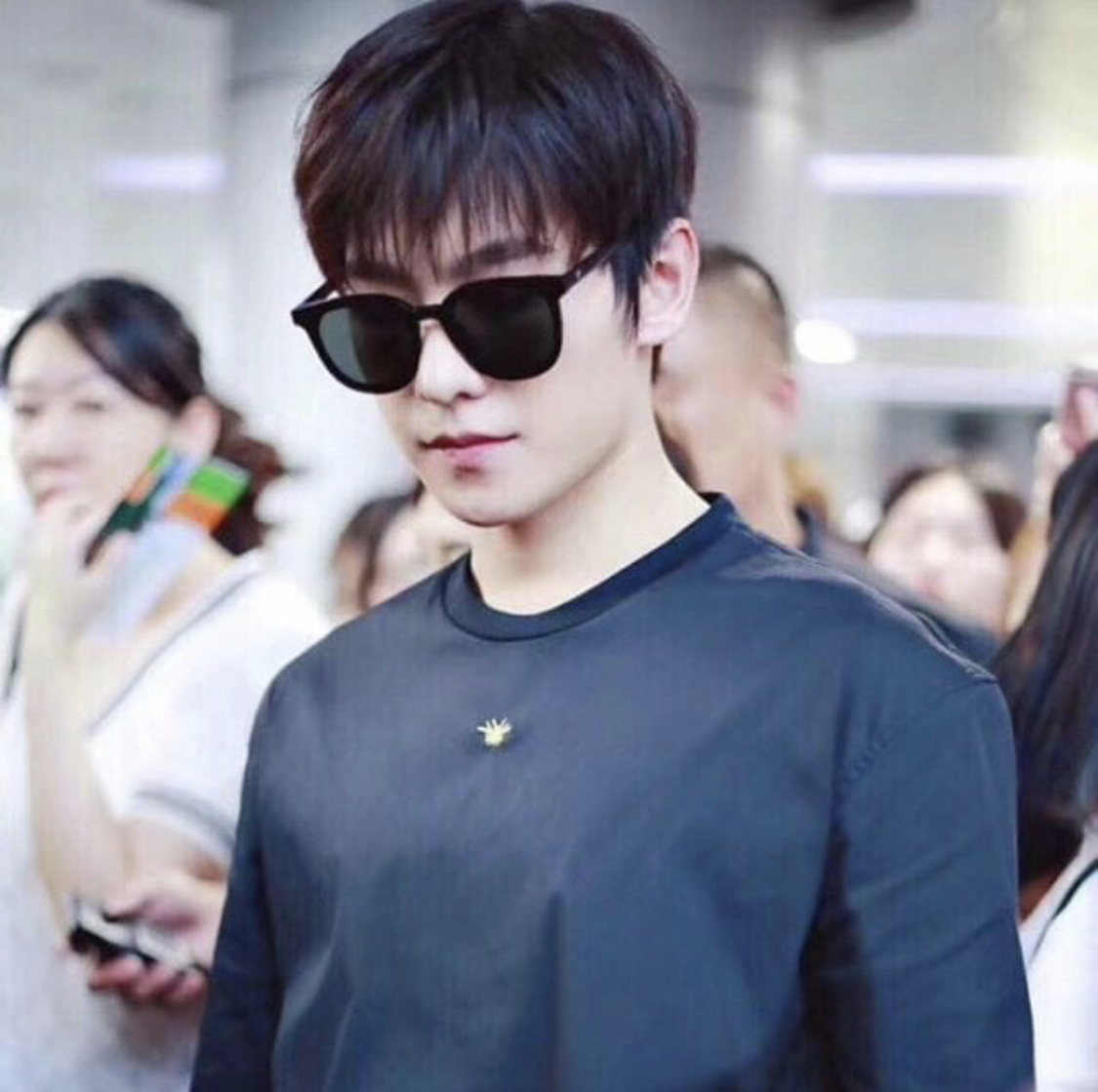 S1201700經典V墨鏡/黑框