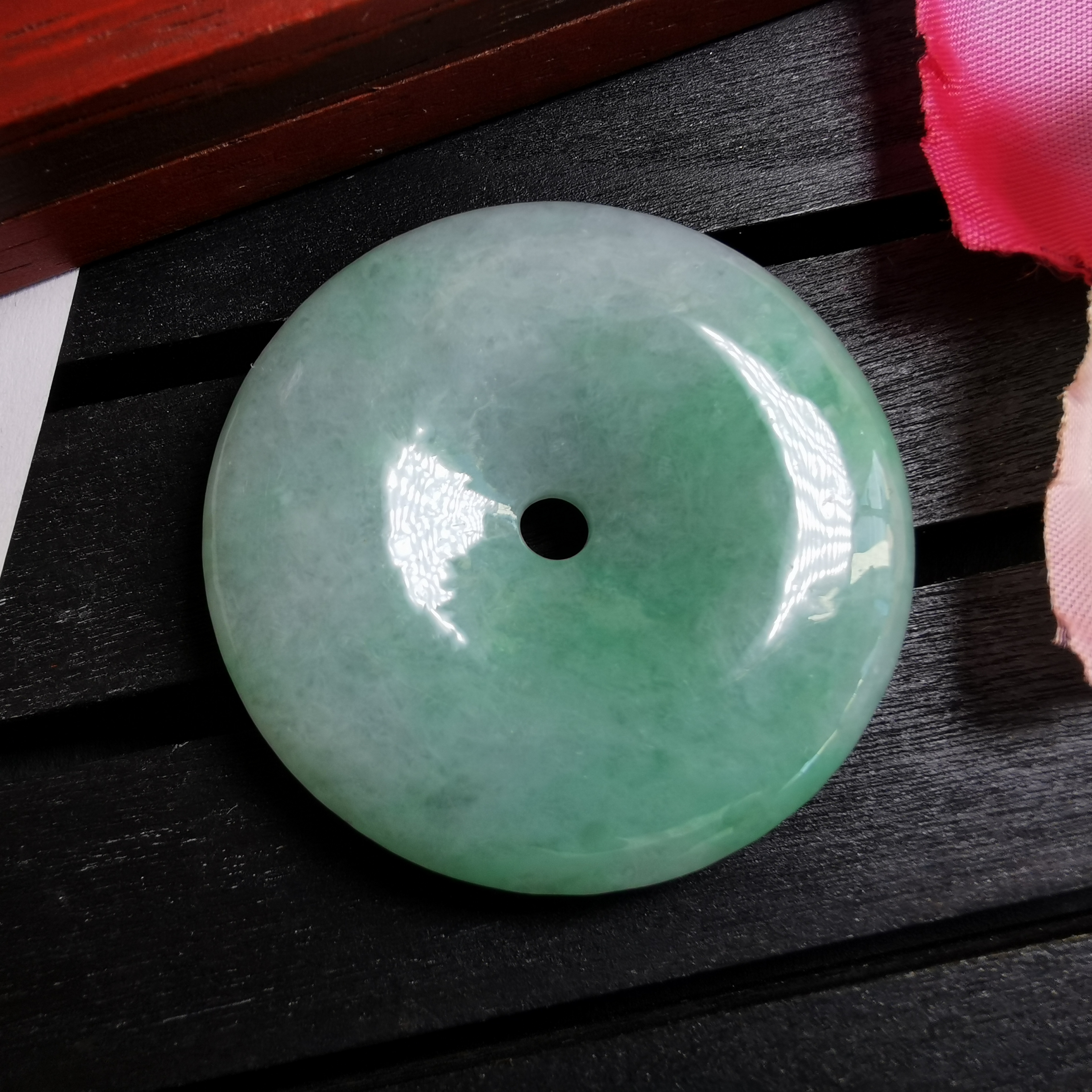 J1559 冰糯陽綠平安扣 (38.2mm直徑)