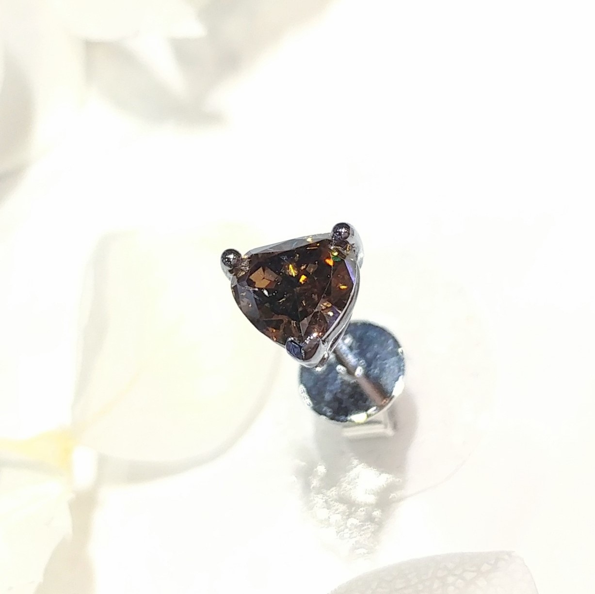 全新18K金【單粒 45份咖啡色梨形鑽石】單耳環