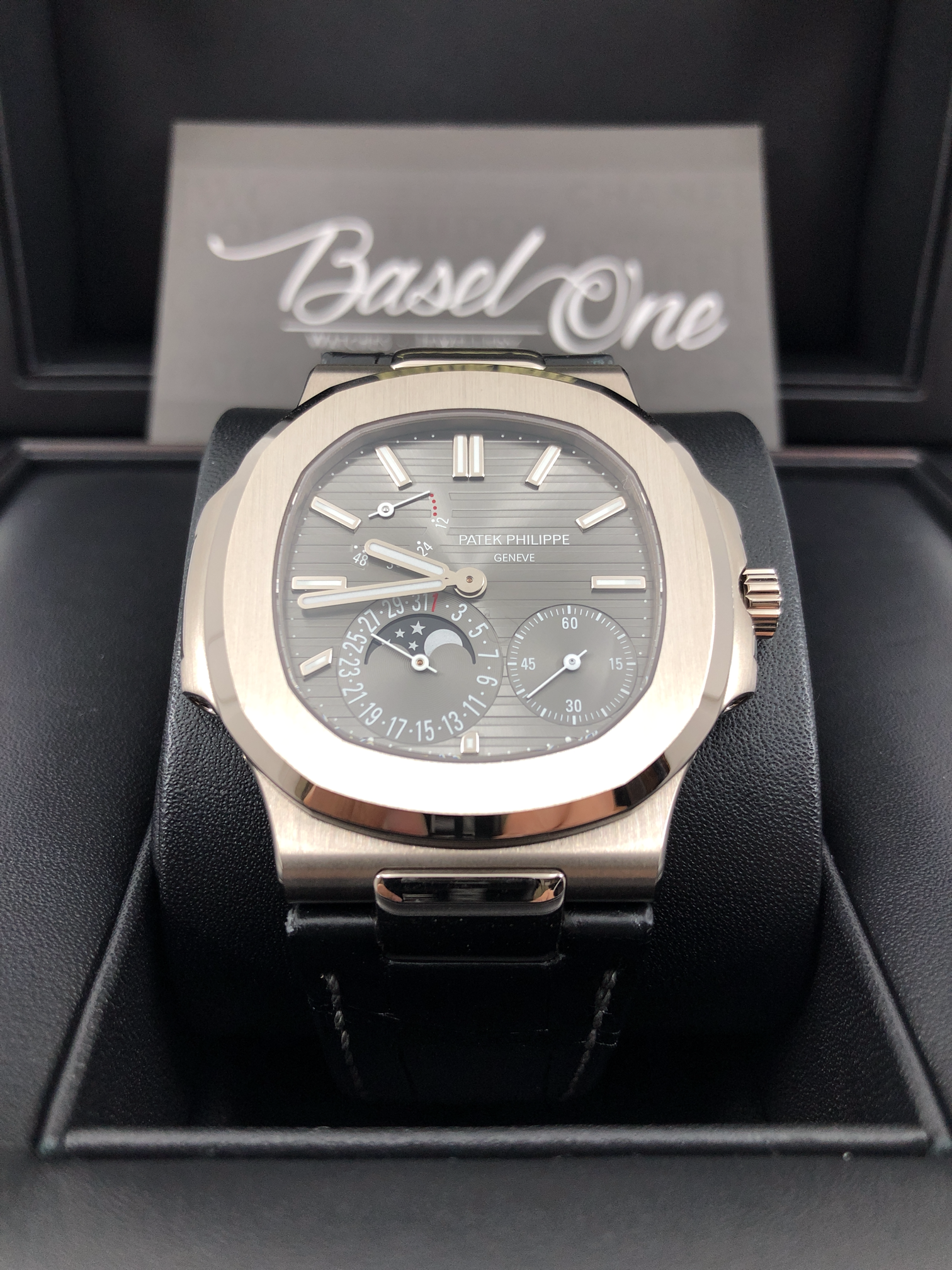 discontinued BRAND NEW 5712G-001 5712 PATEK PHILIPPE GREY DIAL WHITE GOLD NAUTILUS 40 MM