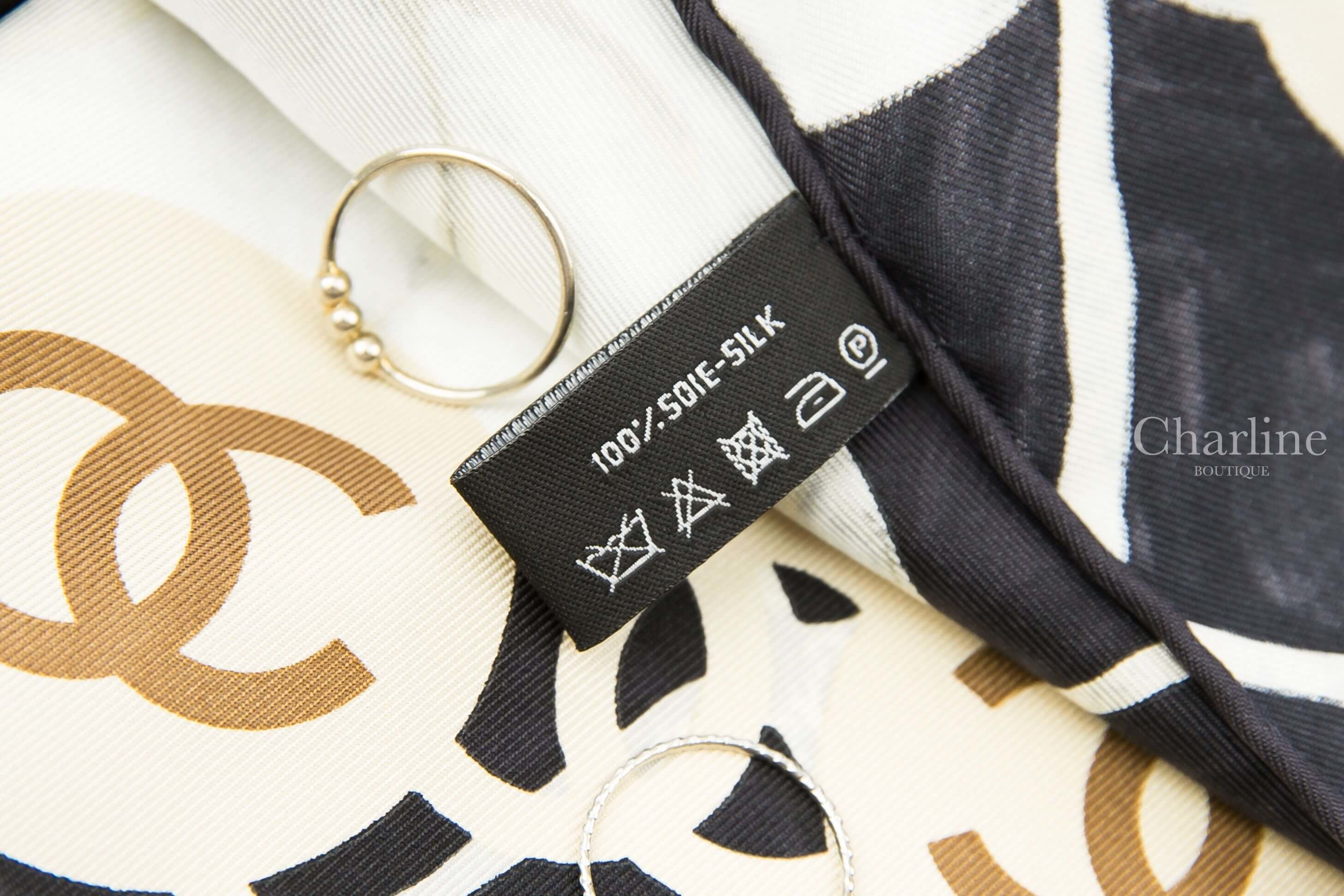 Chanel Square Scarf 黑底白色山茶花CC格紋真絲方巾-Charline Boutique 精品代購Chanel Square Scarf 黑底白色山茶花CC格紋真絲方巾-Charline Boutique 精品代購