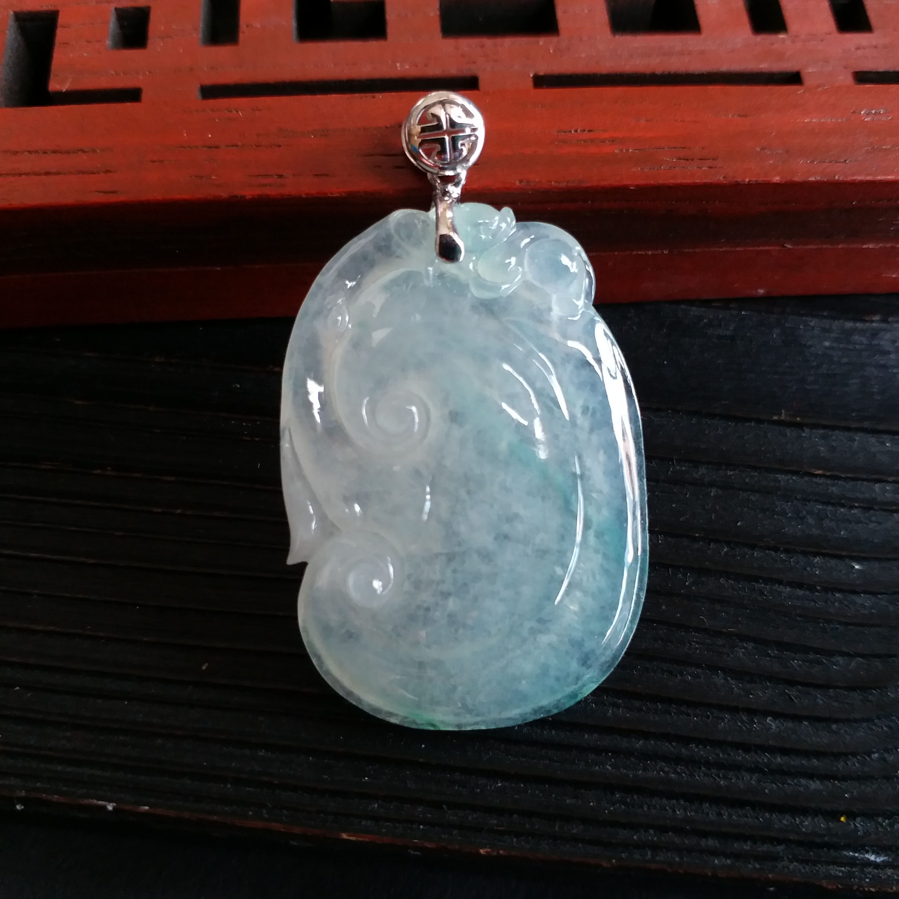 J1578 冰種飄綠如意+18K金扣吊墜