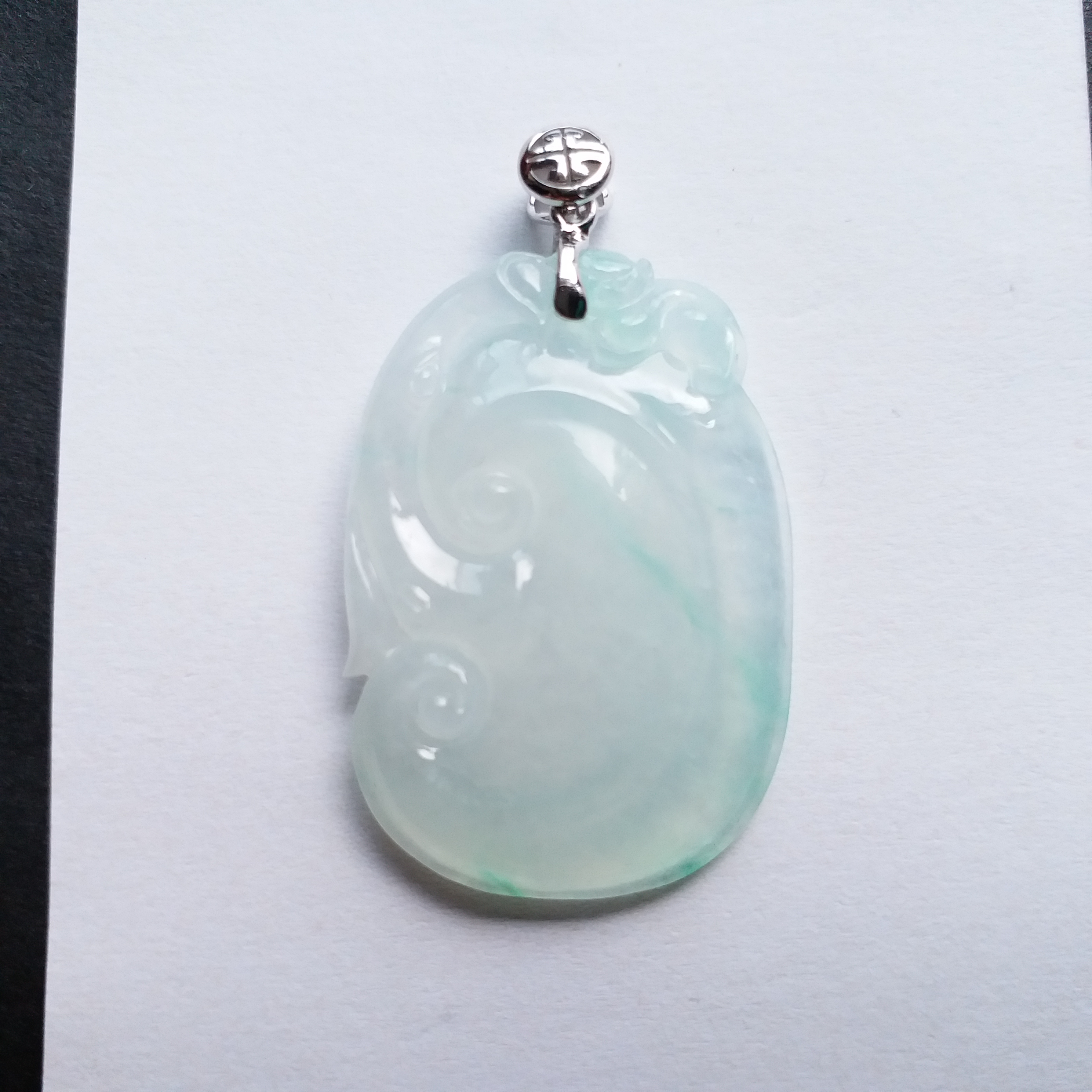 冰種飄綠如意+18K金扣吊墜, 天然翡翠A玉, 緬甸玉, Jade, Jadeite