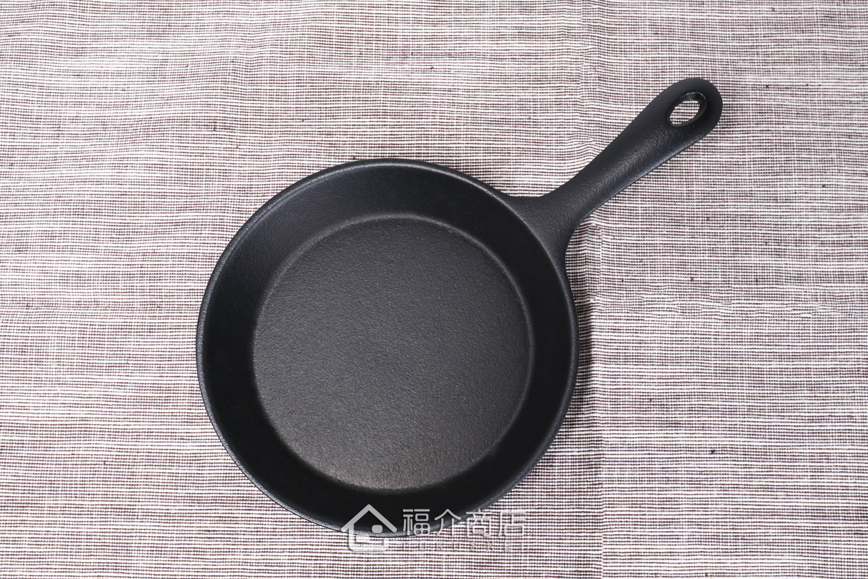 烹飪用的鑄鐵平底鍋