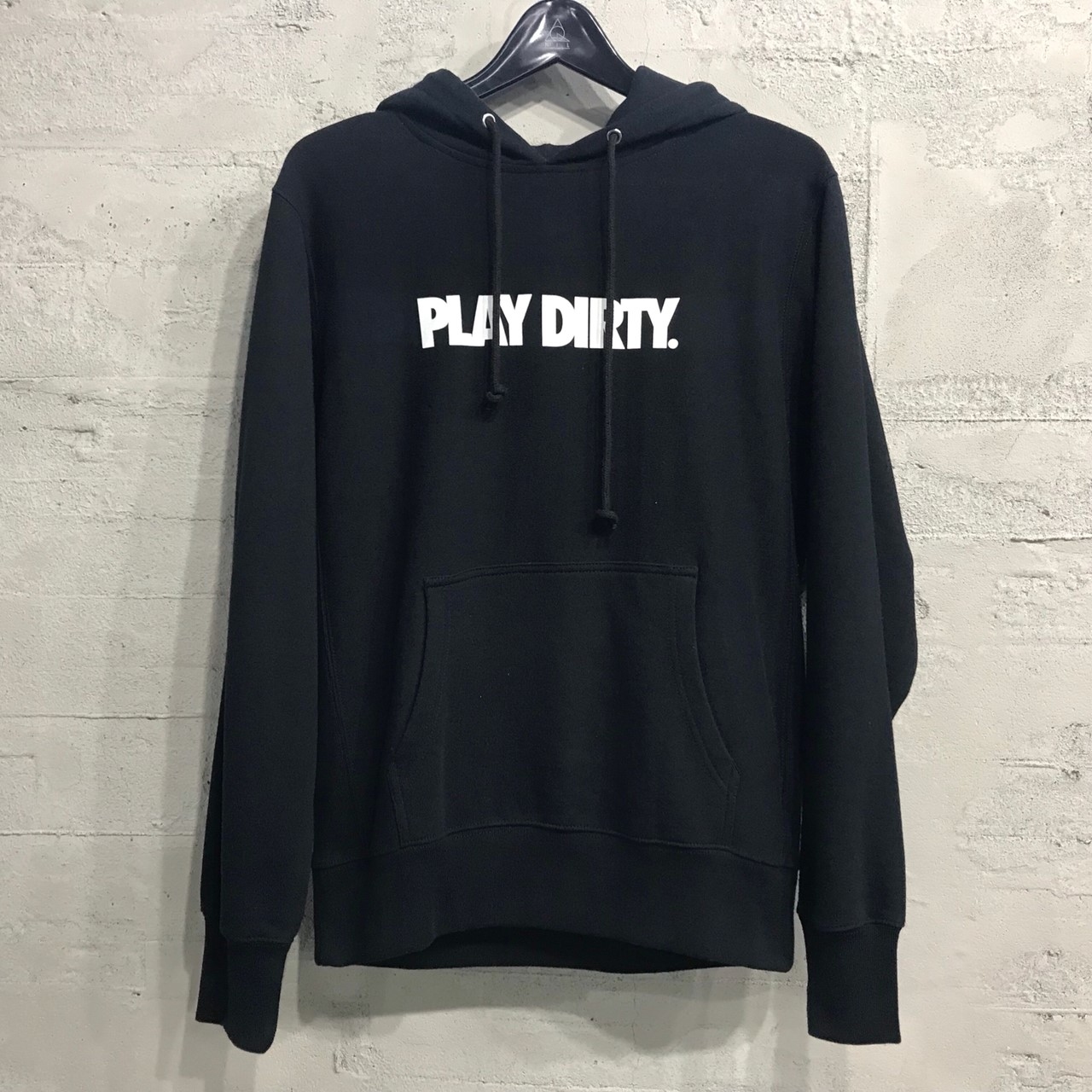 UNDEFEATED PLAY DIRTY 標語 連帽衛衣 帽Tee