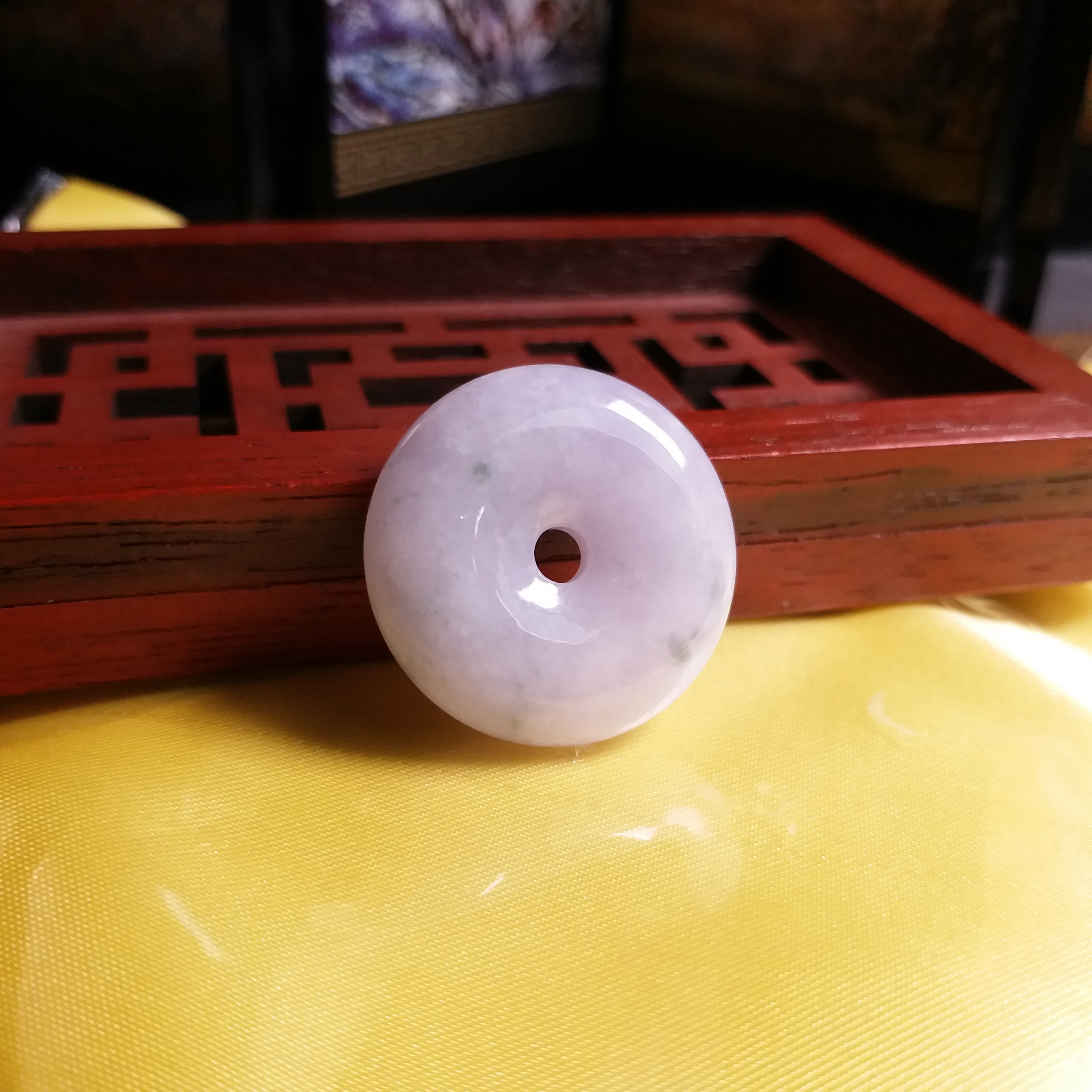 J1561 冰糯紫飄綠花平安扣 (26mm直徑)