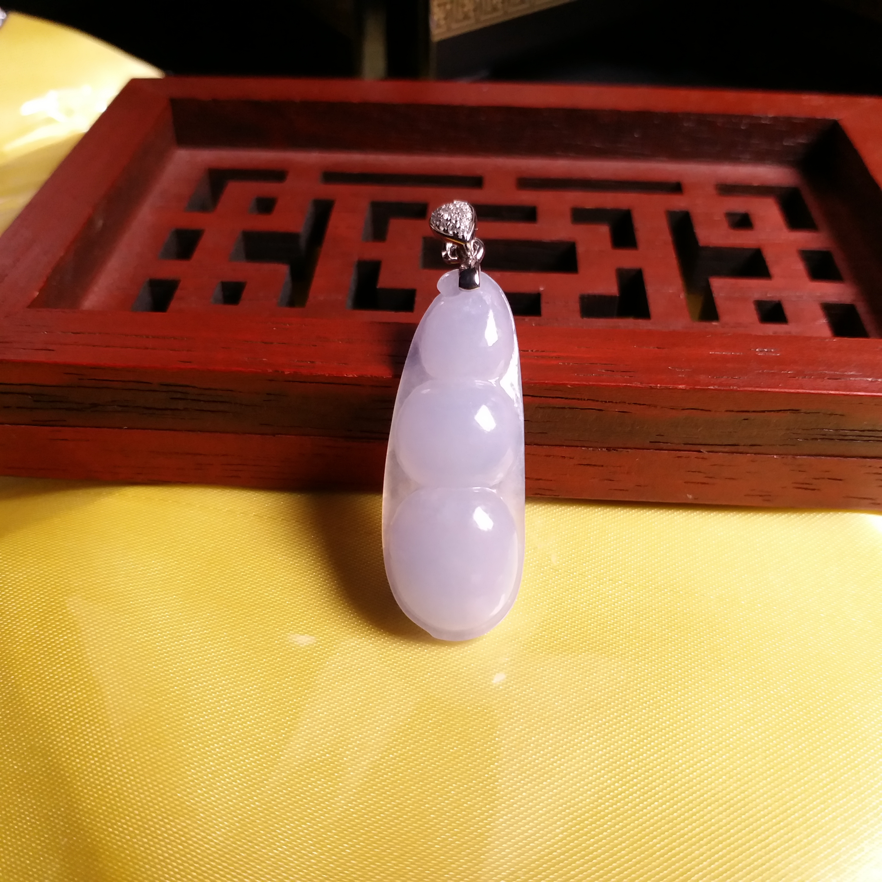 J1576 冰紫福豆配18K真鑽金扣吊墜