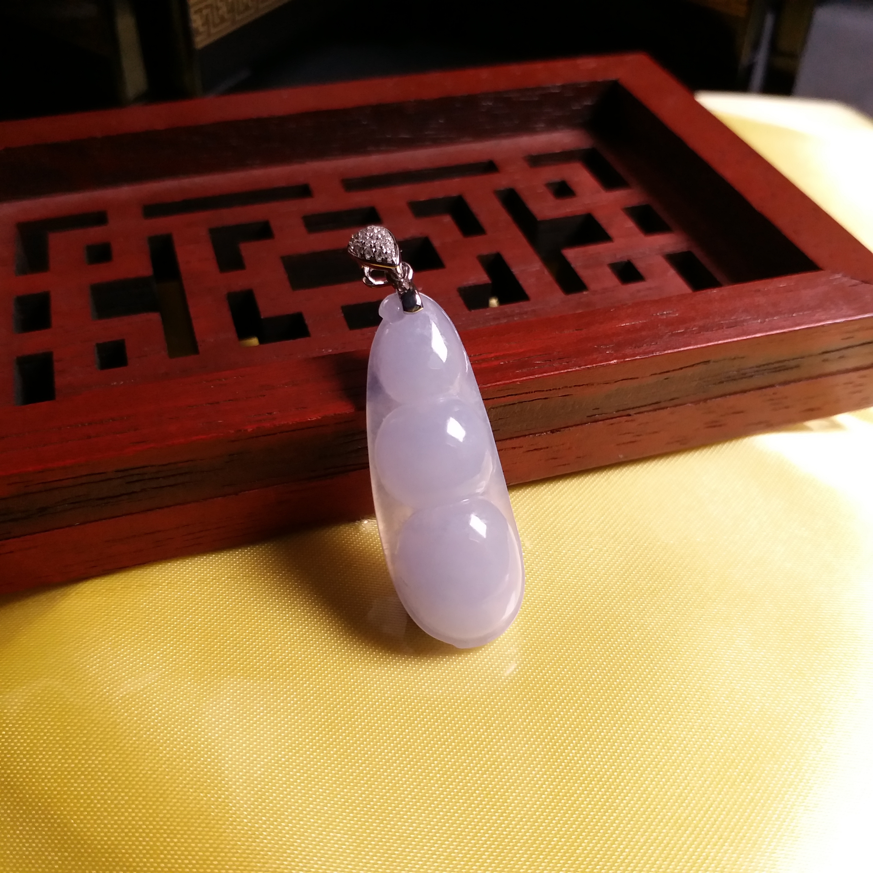 冰紫羅蘭福豆配18K真鑽金扣吊墜, 天然翡翠A玉, Jade, Jadeite