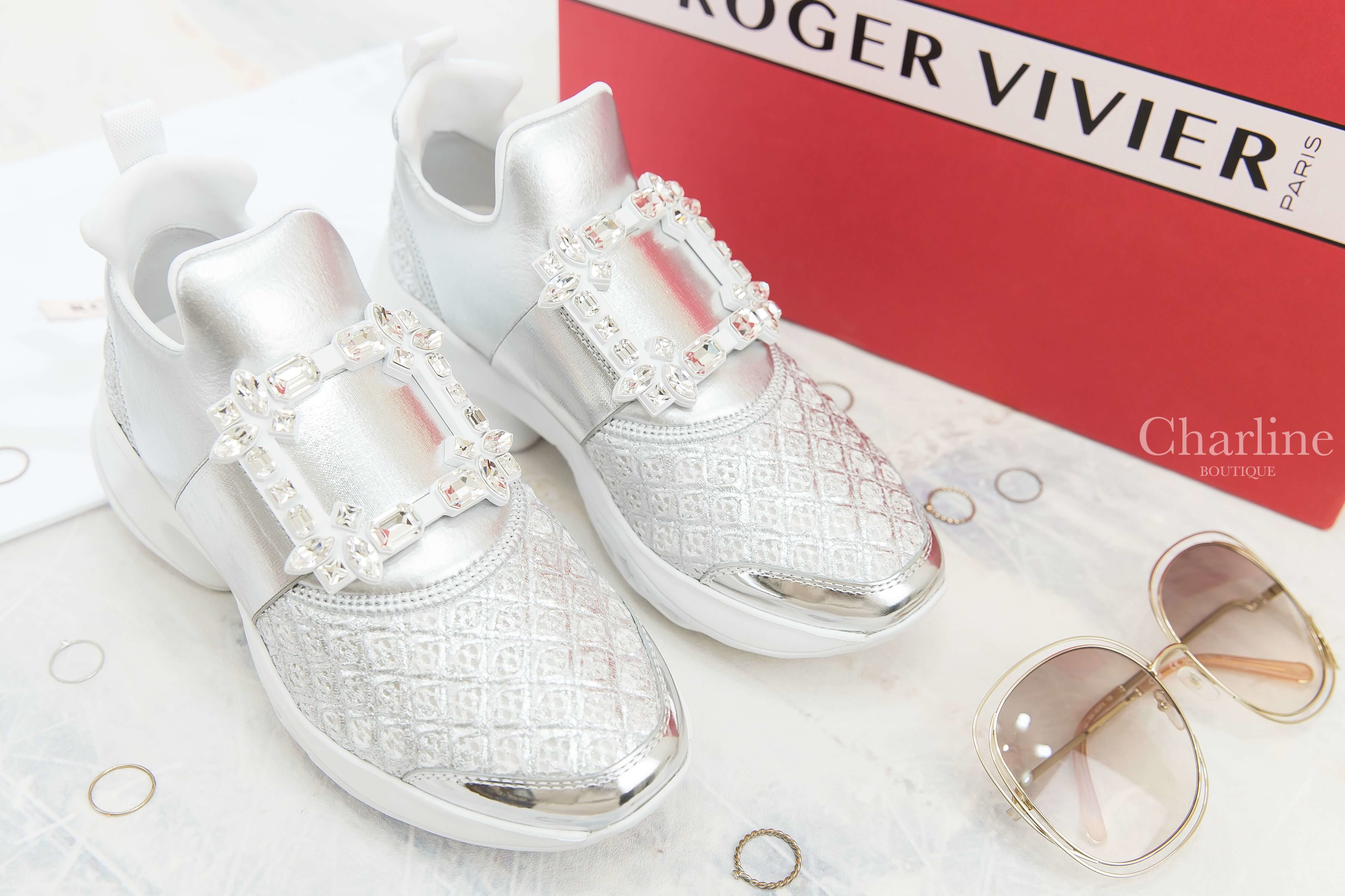 Roger Vivier Viv' Run Strass Buckle Sneakers In Technical Fabrics 銀色水晶方釦太空棉運動鞋