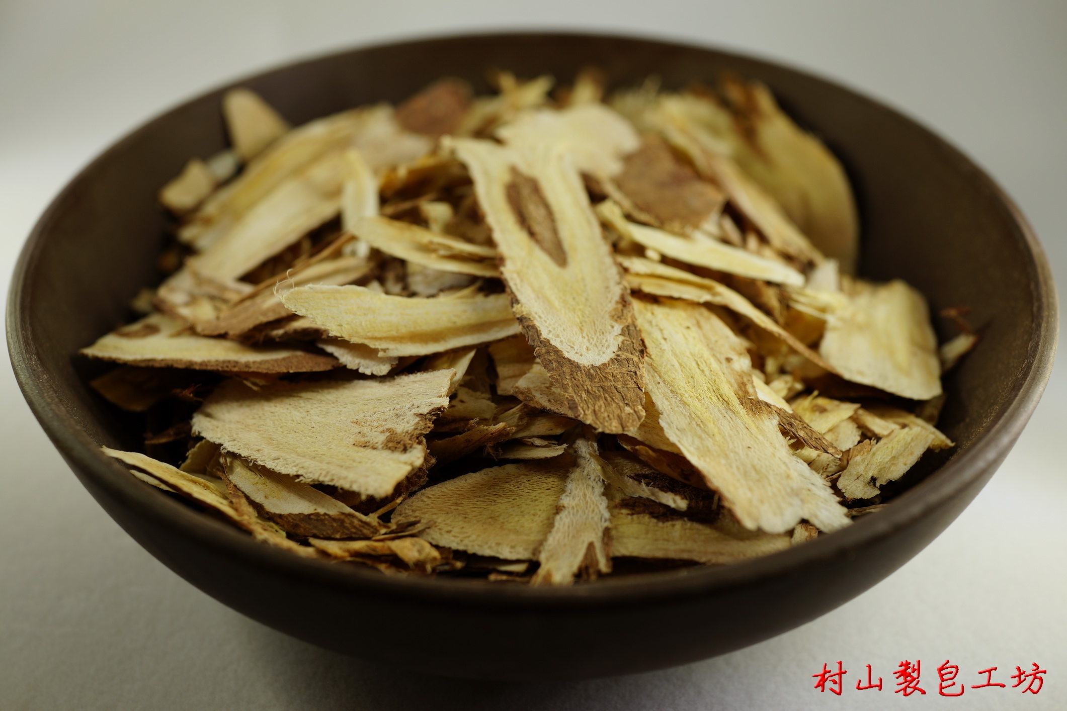 astragalus-membranaceus-2