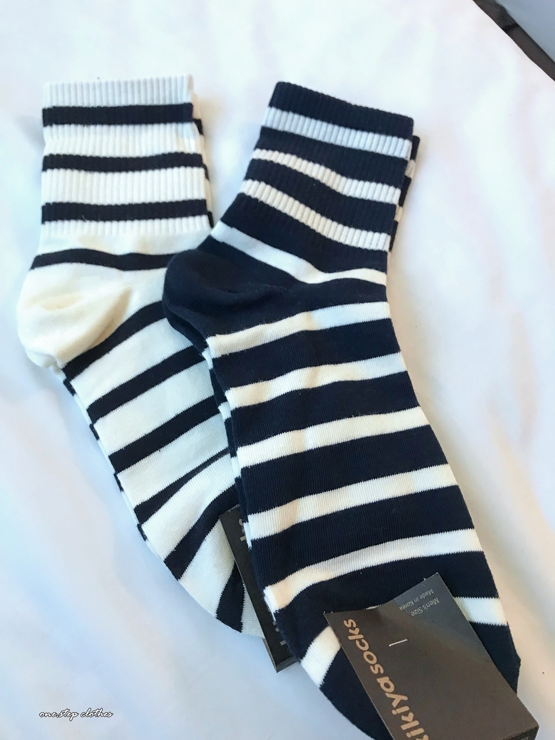 正韓俐落中長橫條襪 (米白)