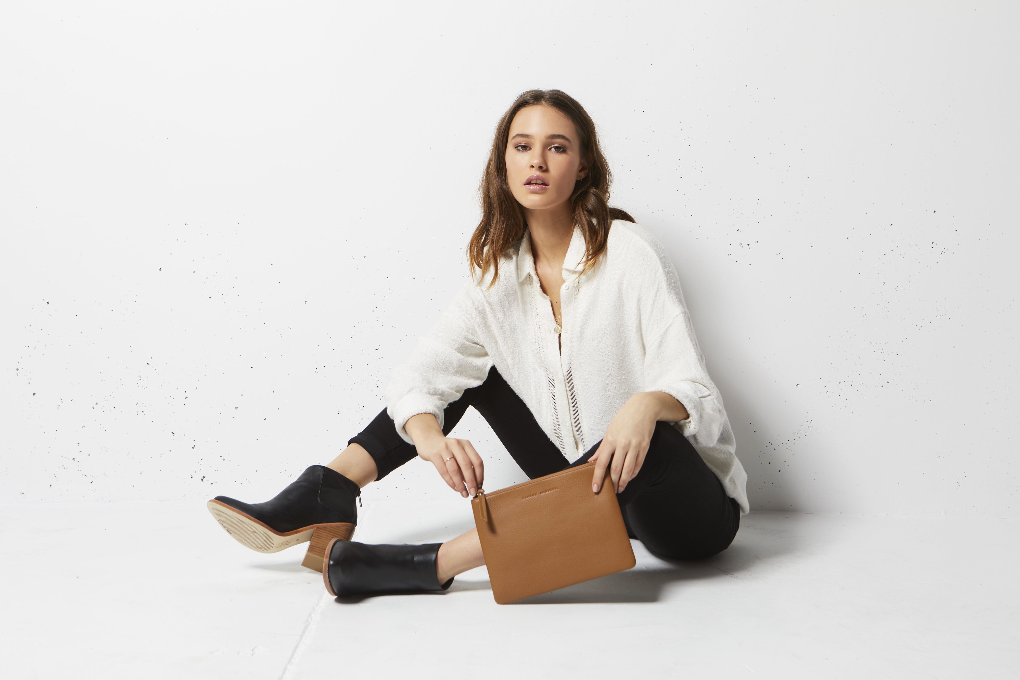 FAKE IT 平口夾 / 駝色