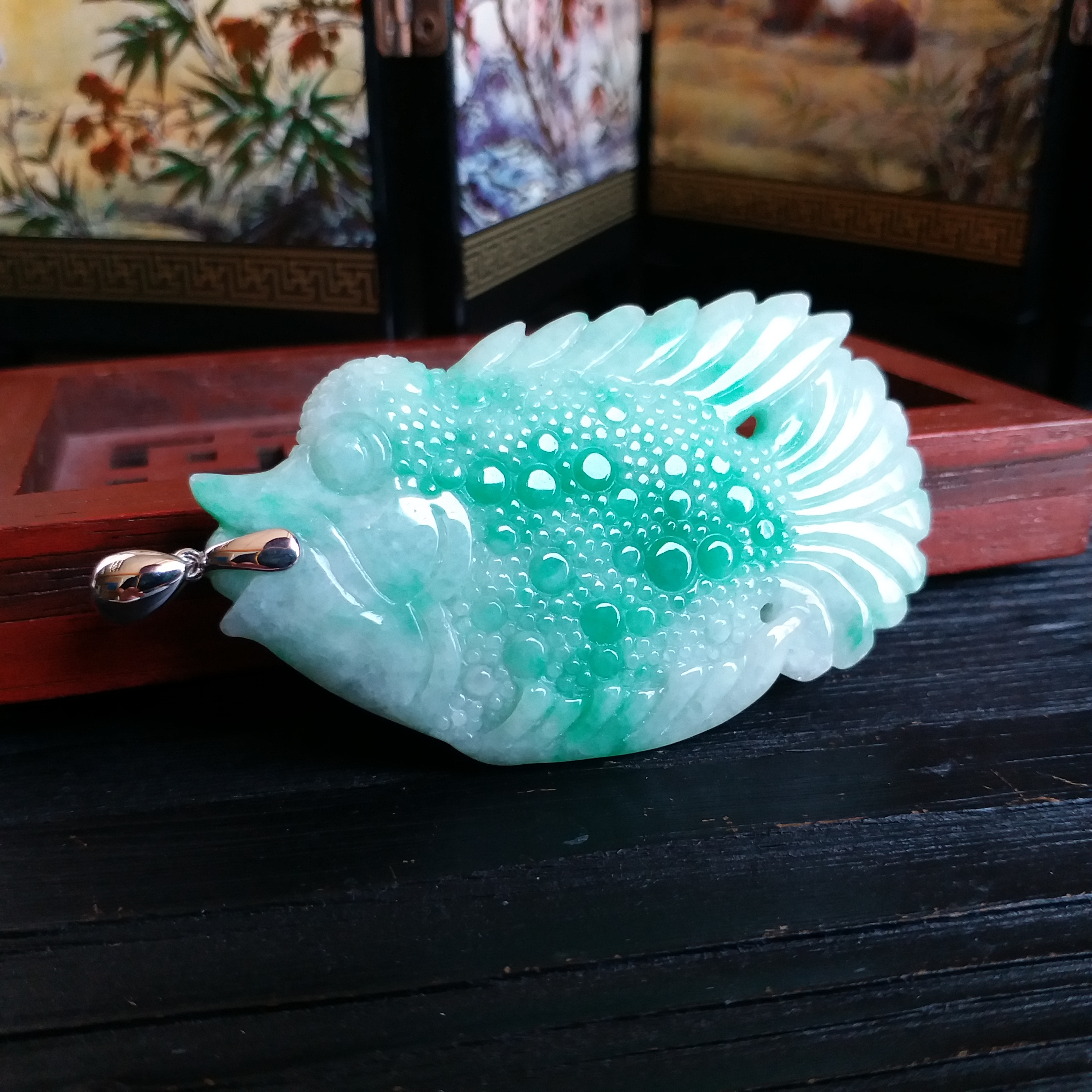 J1606 翡翠飄綠大富貴魚+18K金扣吊墜