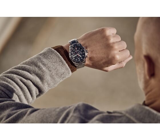 萬年鐘錶 - VICTORINOX SWISS ARMY 瑞士維氏  野戰部隊計時男錶  316L不鏽鋼    241855  錶徑 : 42mm