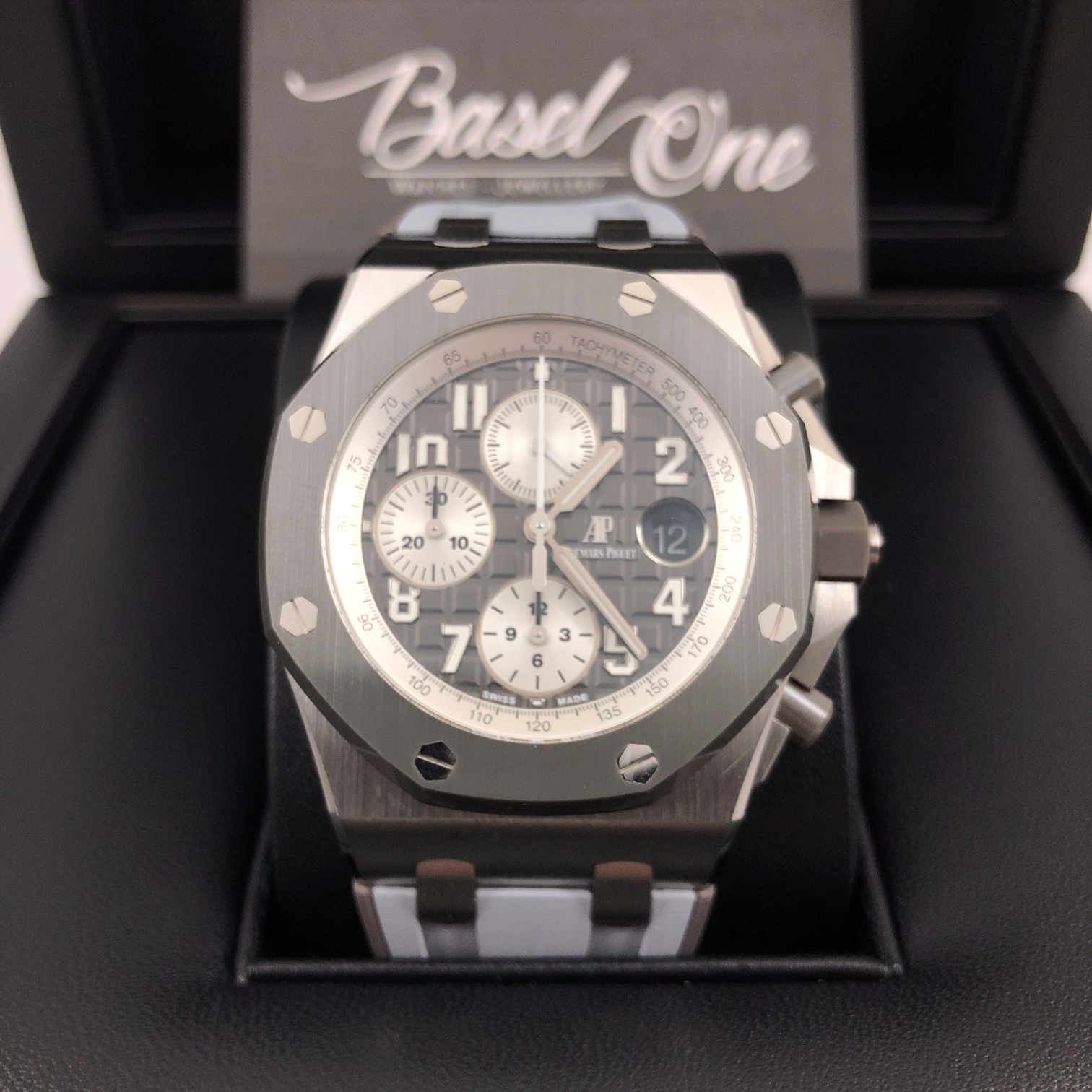 BRAND NEW AUDEMARS PIGUET 26470io Titanium  ROYAL OAK OFFSHORE CHRONOGRAPH GREY with rubber strap