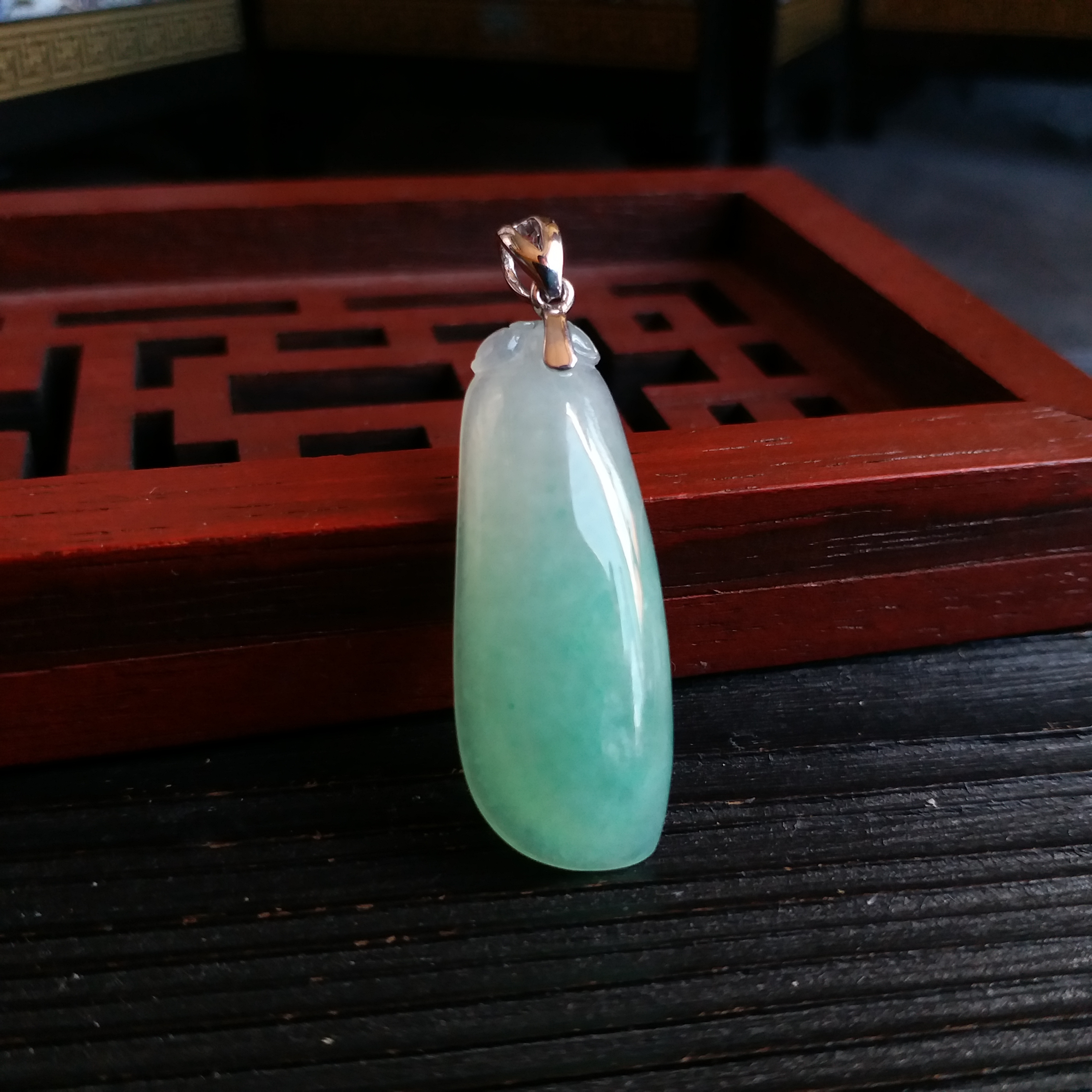 J1591 冰種晴水綠福瓜+18K金扣吊墜