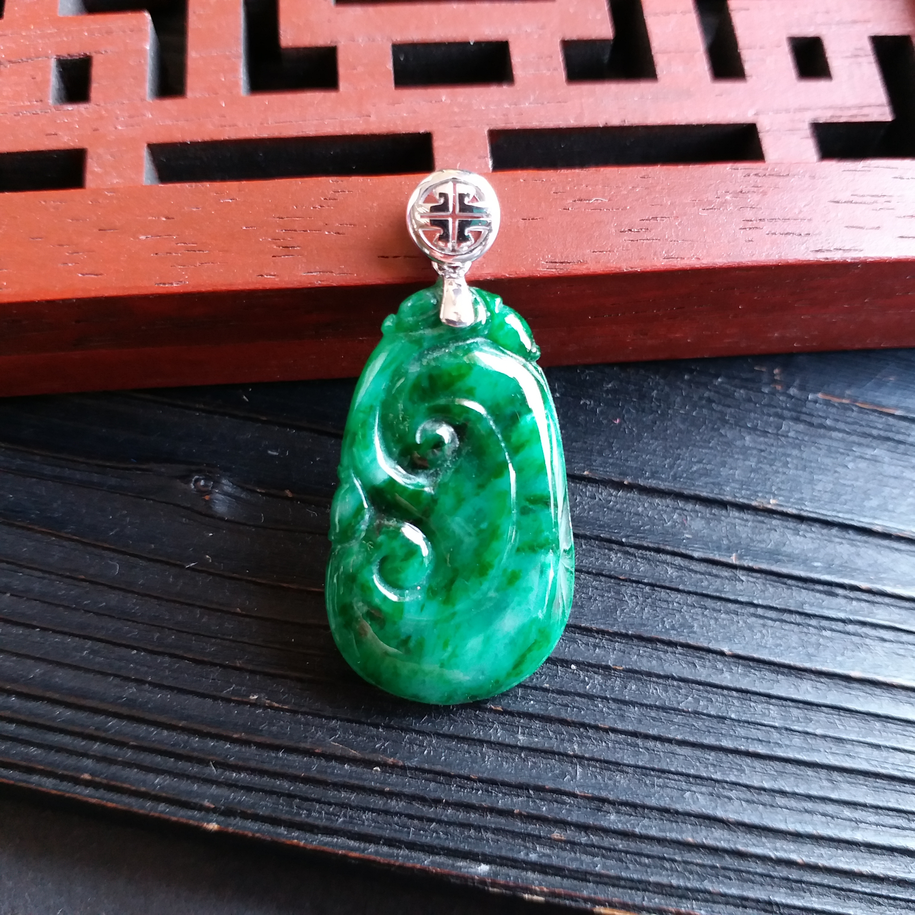老坑冰糯滿綠如意+18K金扣吊墜, 天然翡翠A玉, 緬甸玉, Jade, Jadeite