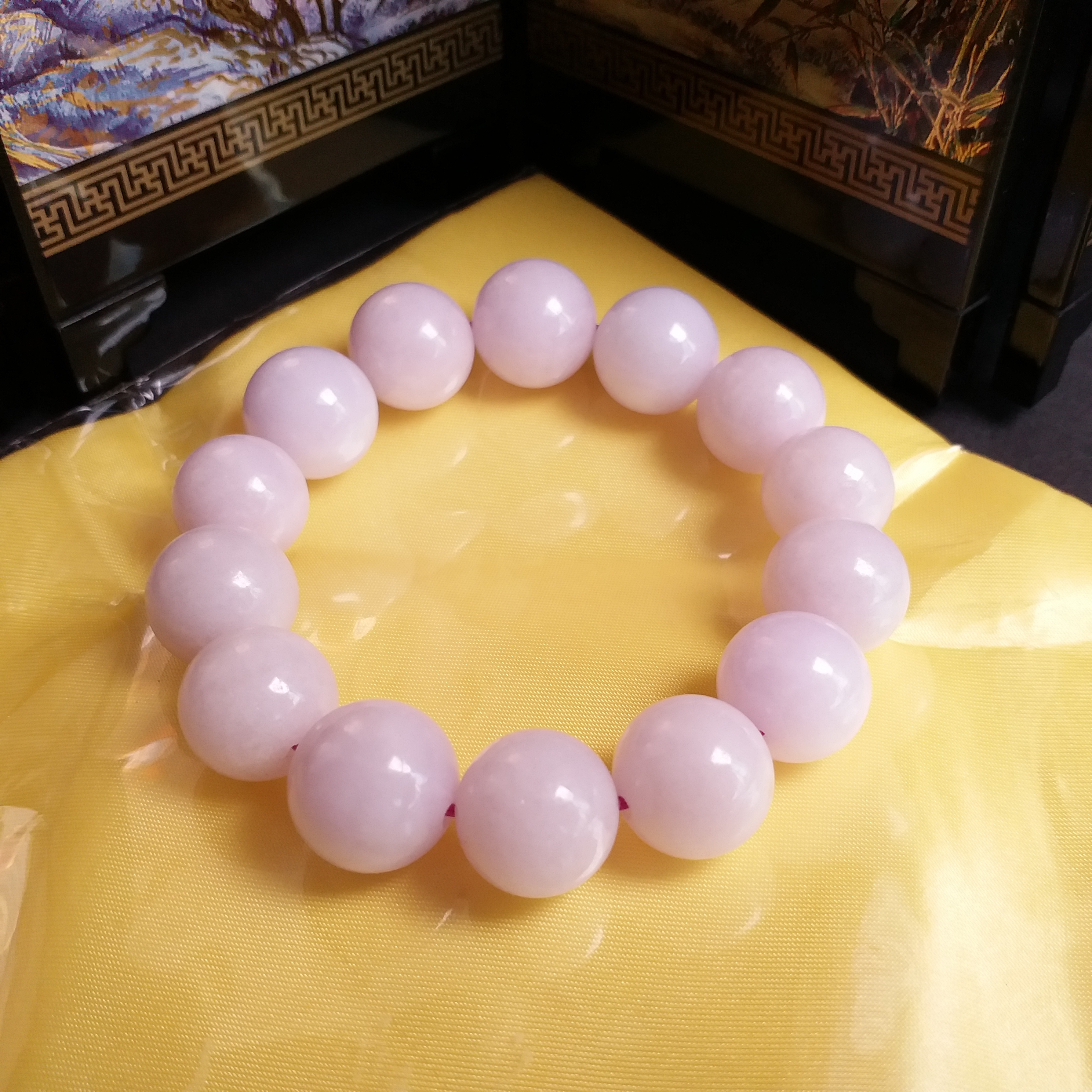 J1612 冰糯淡紫羅蘭手串 (14mm直徑)