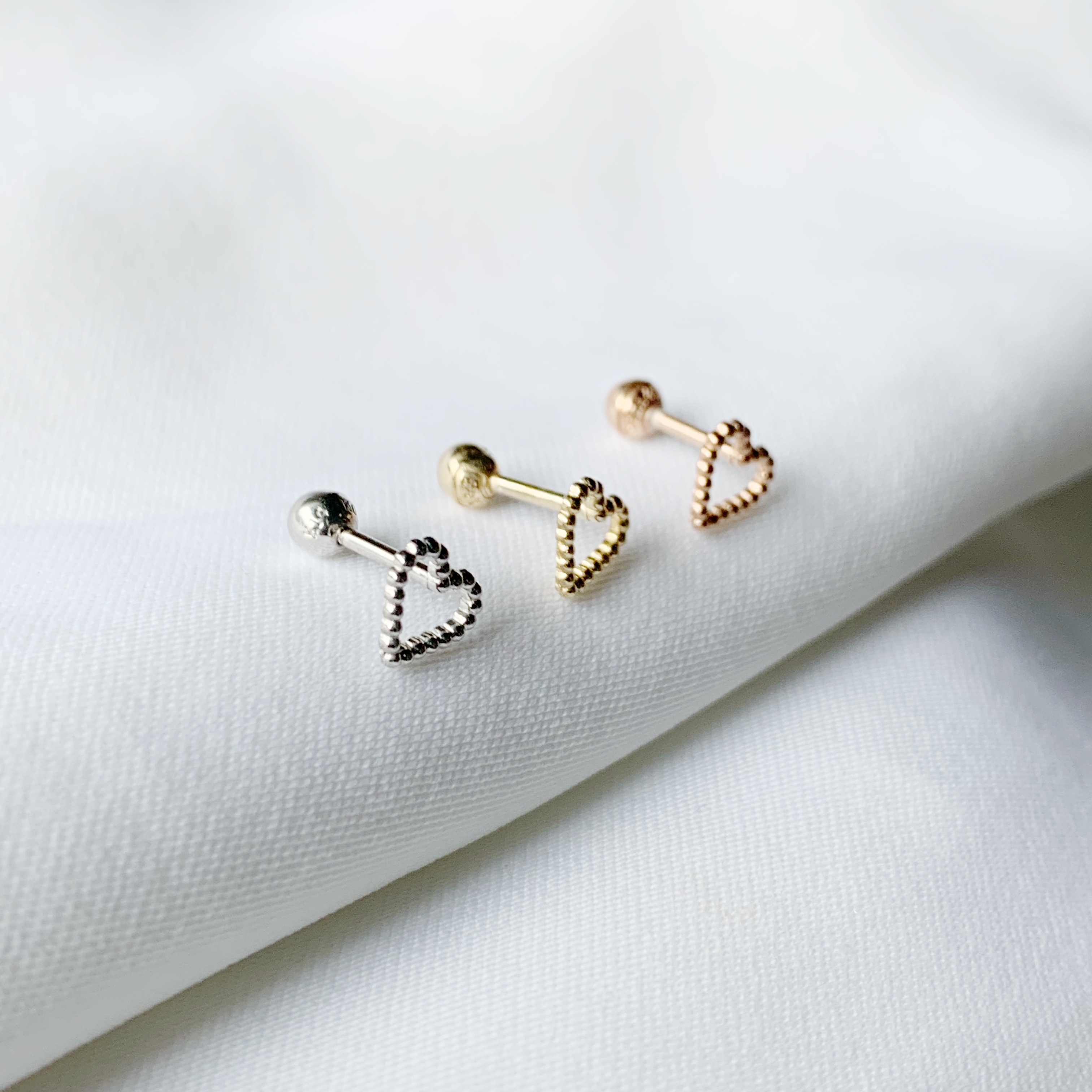 14k白金 麻花愛心轉珠耳環