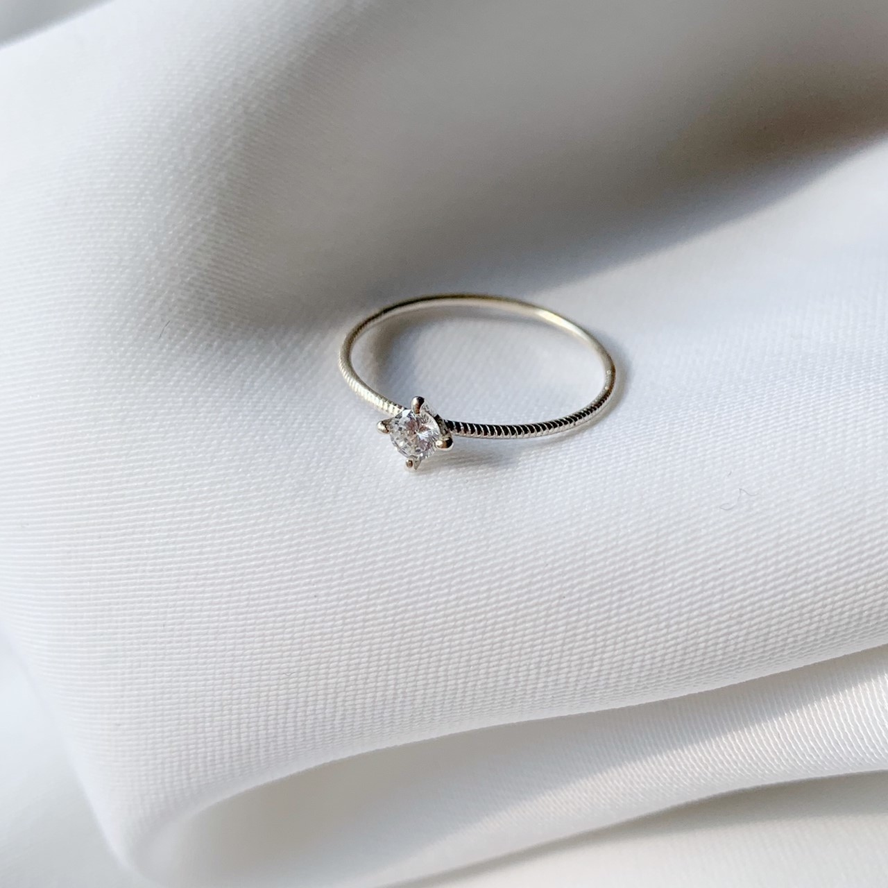 菱四爪鋯石戒指-銀