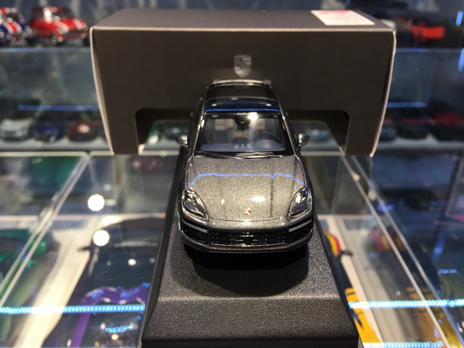 Spark : Le Porsche Cayenne coupé arrive en miniature - Mini PDLV
