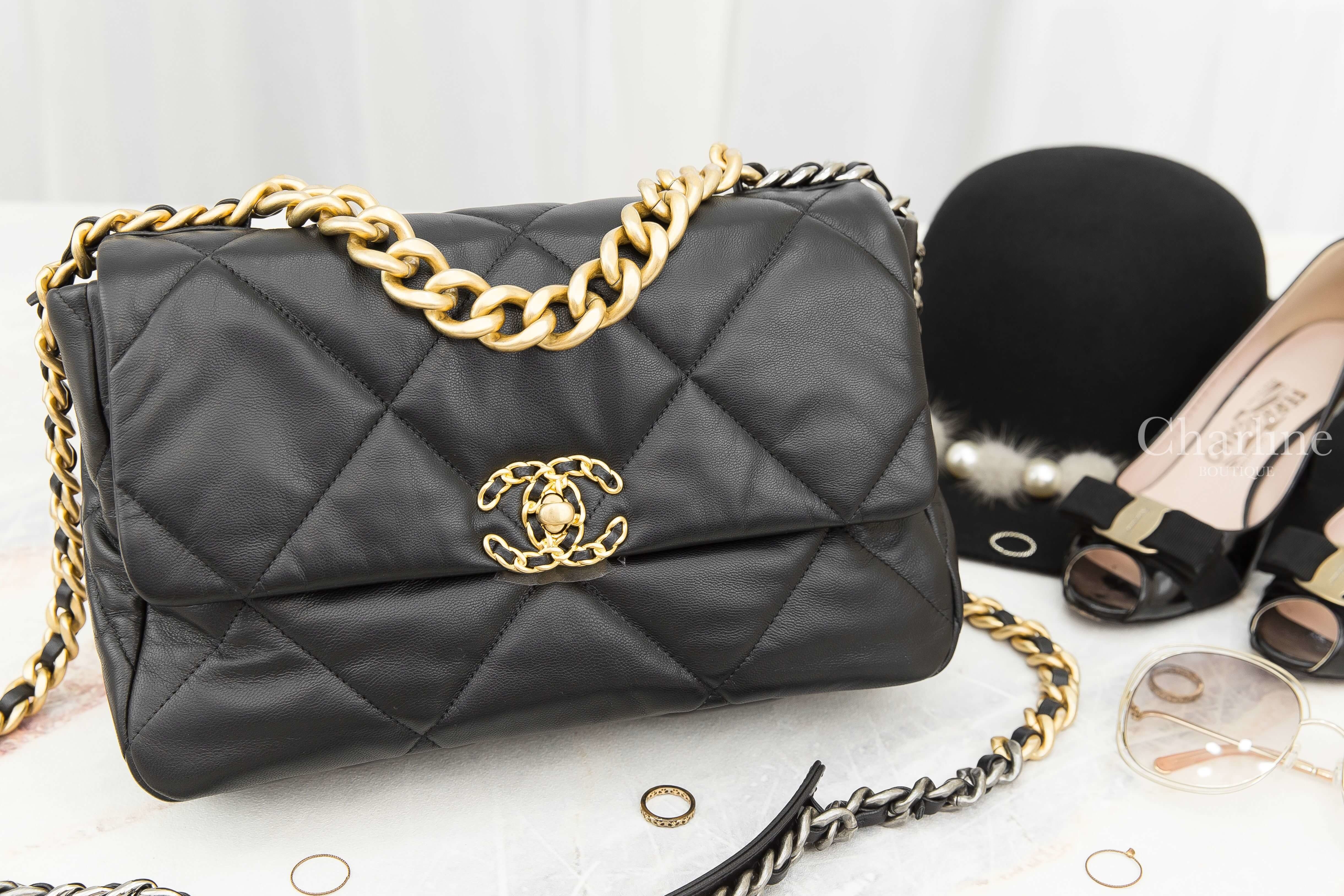 Chanel Chanel 19 Flap Bag 黑色金CC黑金漸層鍊帶金鍊提把中型山羊皮大菱格紋肩背包