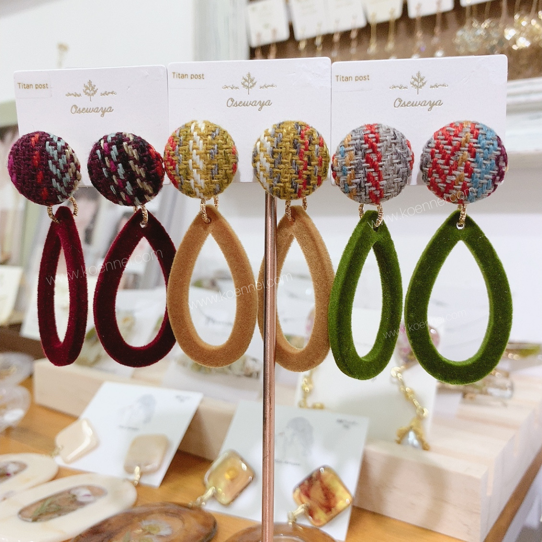 日本絨面橢圓耳環