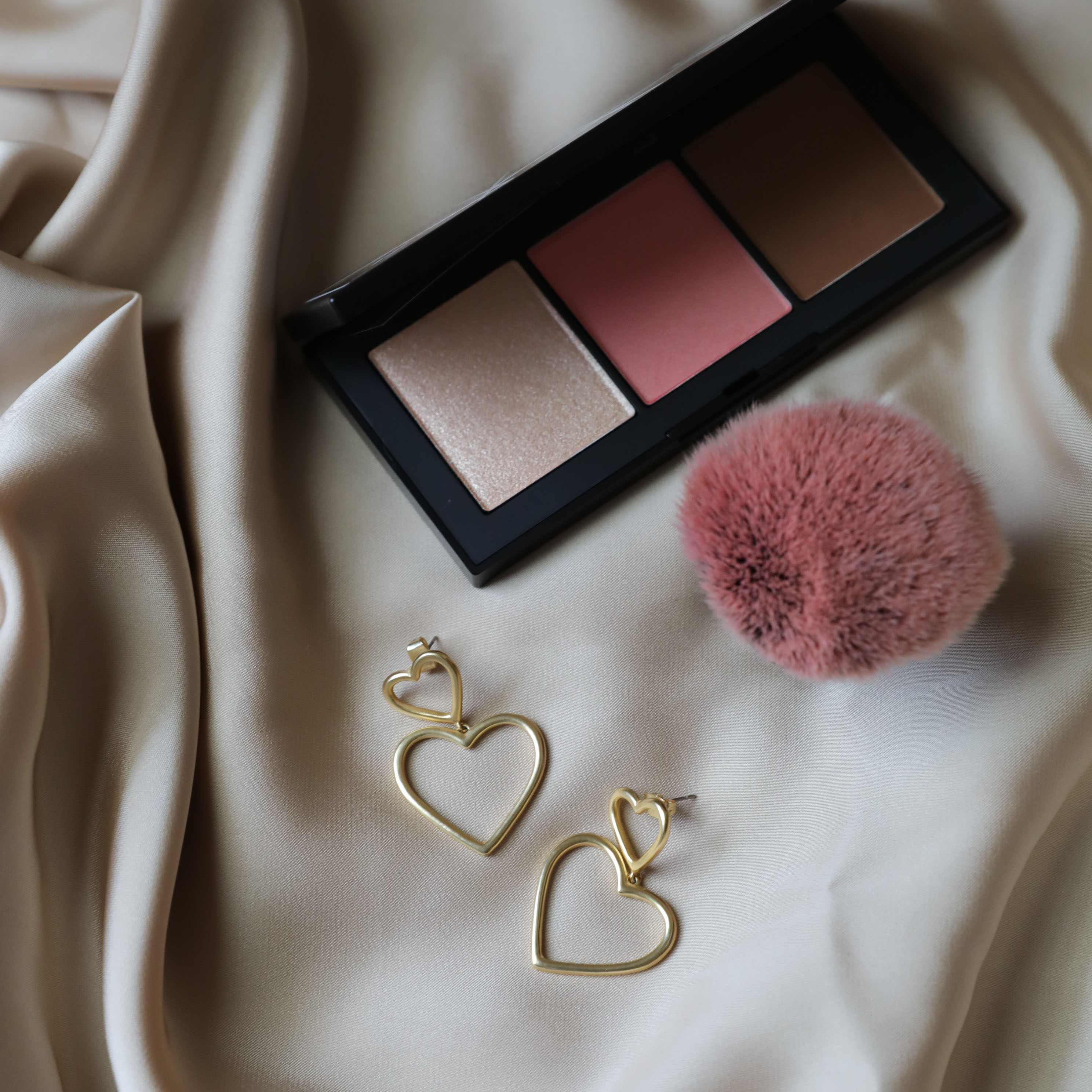 霧面金屬愛心耳環(現貨)