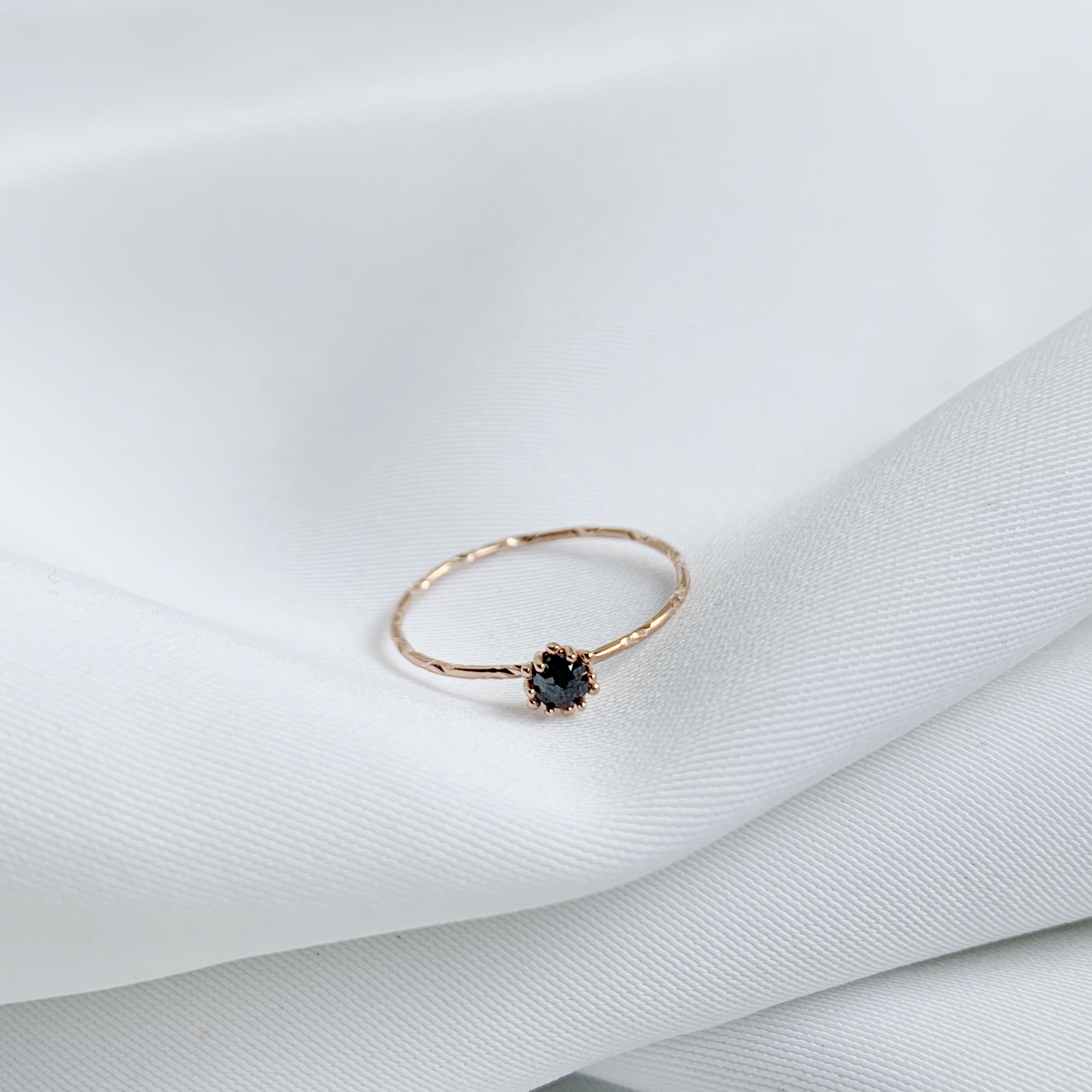 14k 10分煙花黑鑽原礦細戒