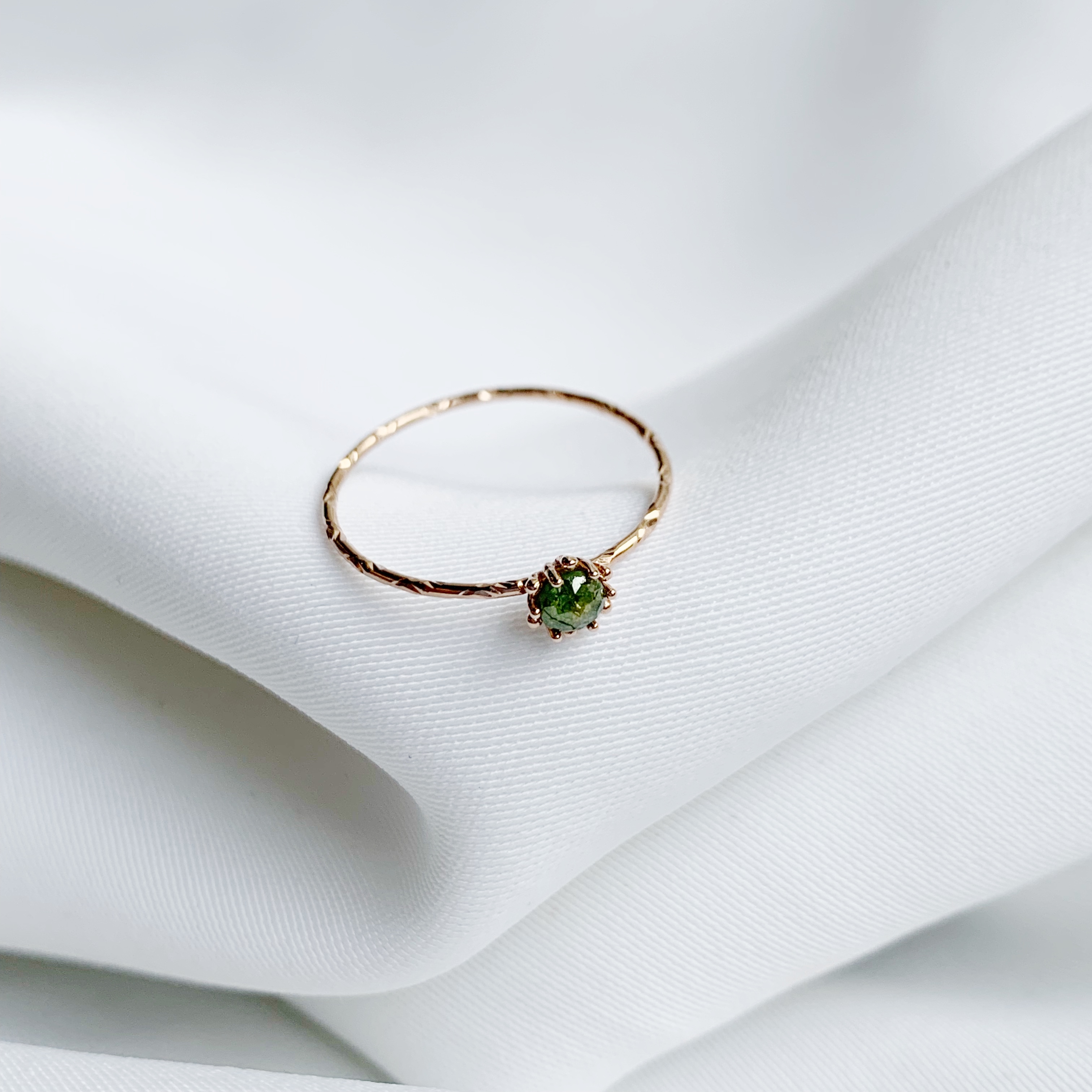 14k 10分煙花綠鑽原礦細戒