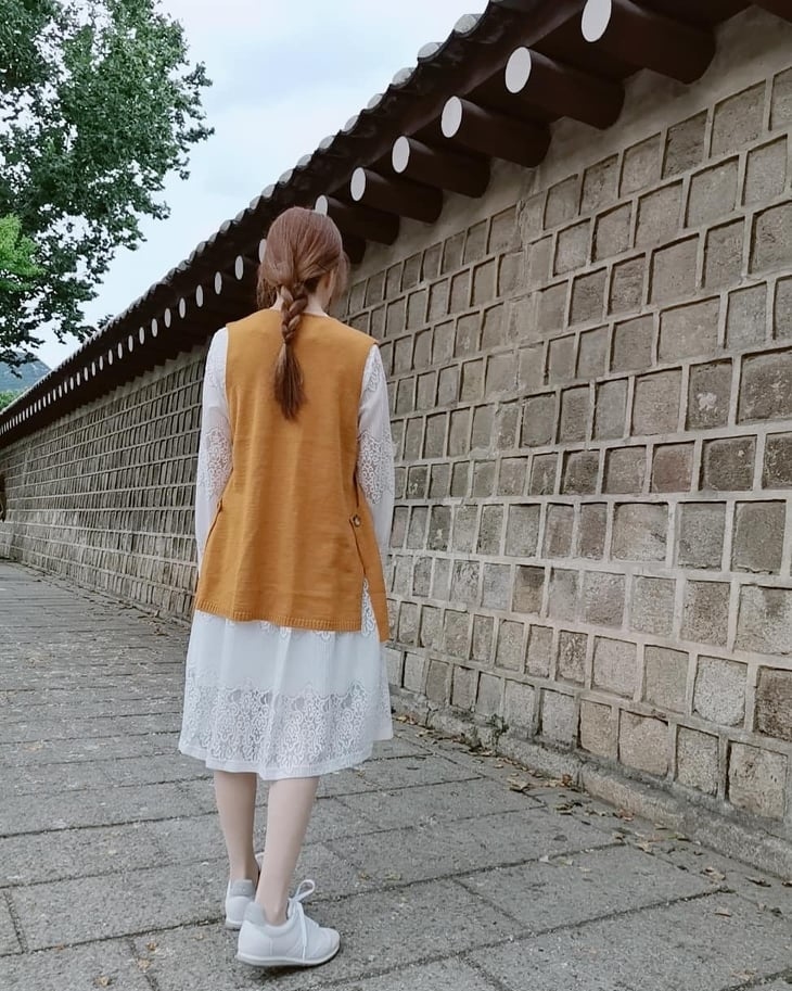 雙口袋V領針織背心-MIT