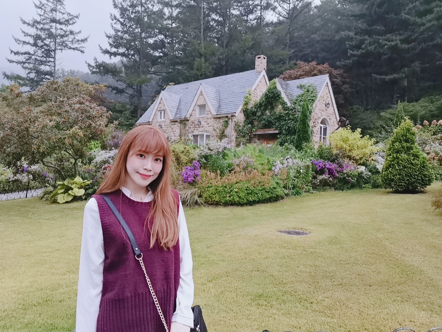 針織背心搭配襯衫最實搭了