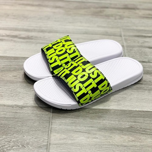 nike benassi just do it