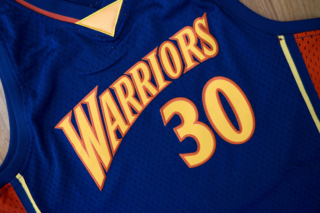 Mitchell & Ness 金州勇士隊 Stephen Curry 2009-2010 青年版 Swingman 球衣