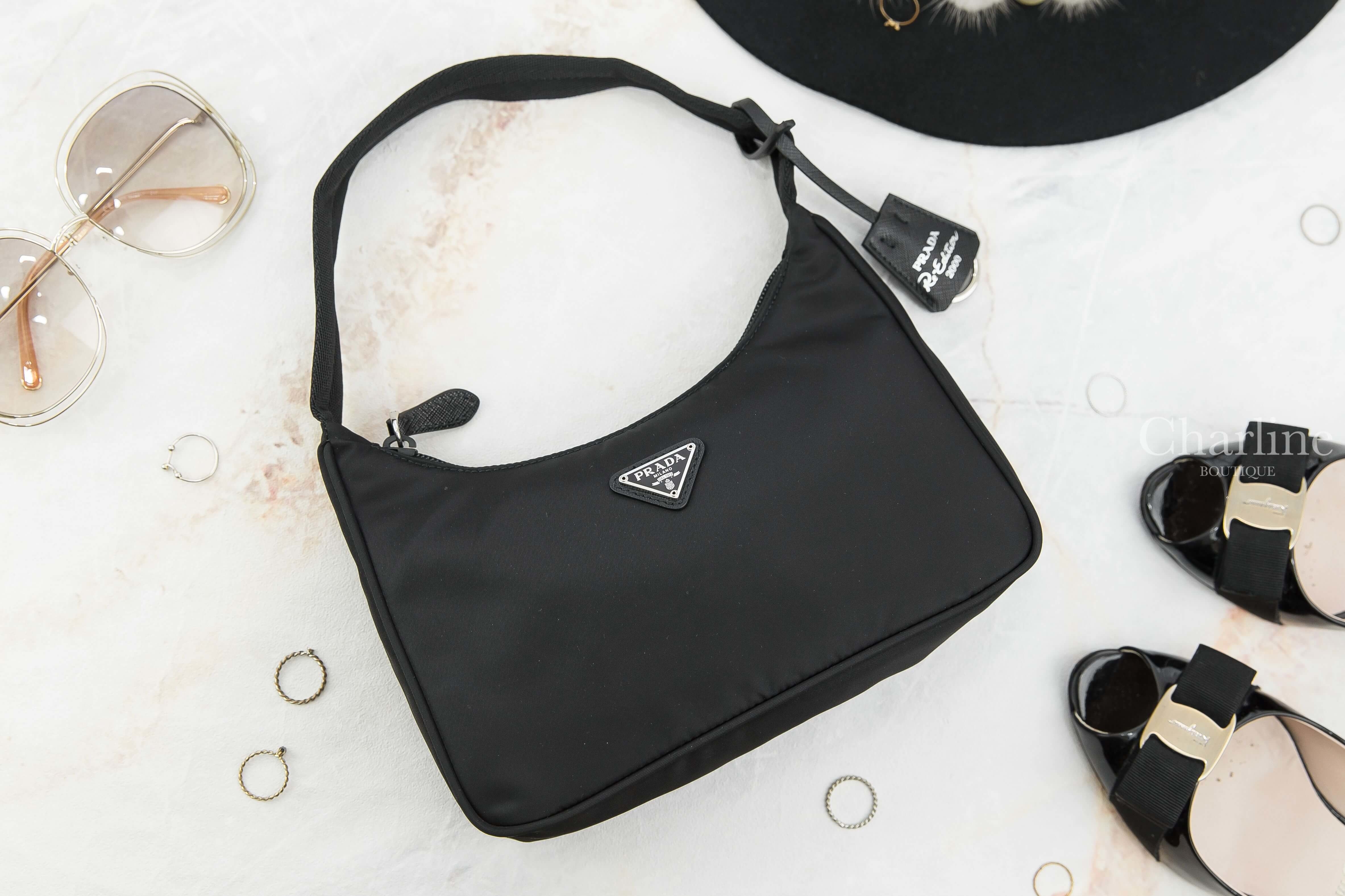 Prada Prada Re-edition 2000 Nylon Mini-bag 黑色三角銀字Logo布紋提把拉鍊尼龍手提肩背包-Charline Boutique 精品代購