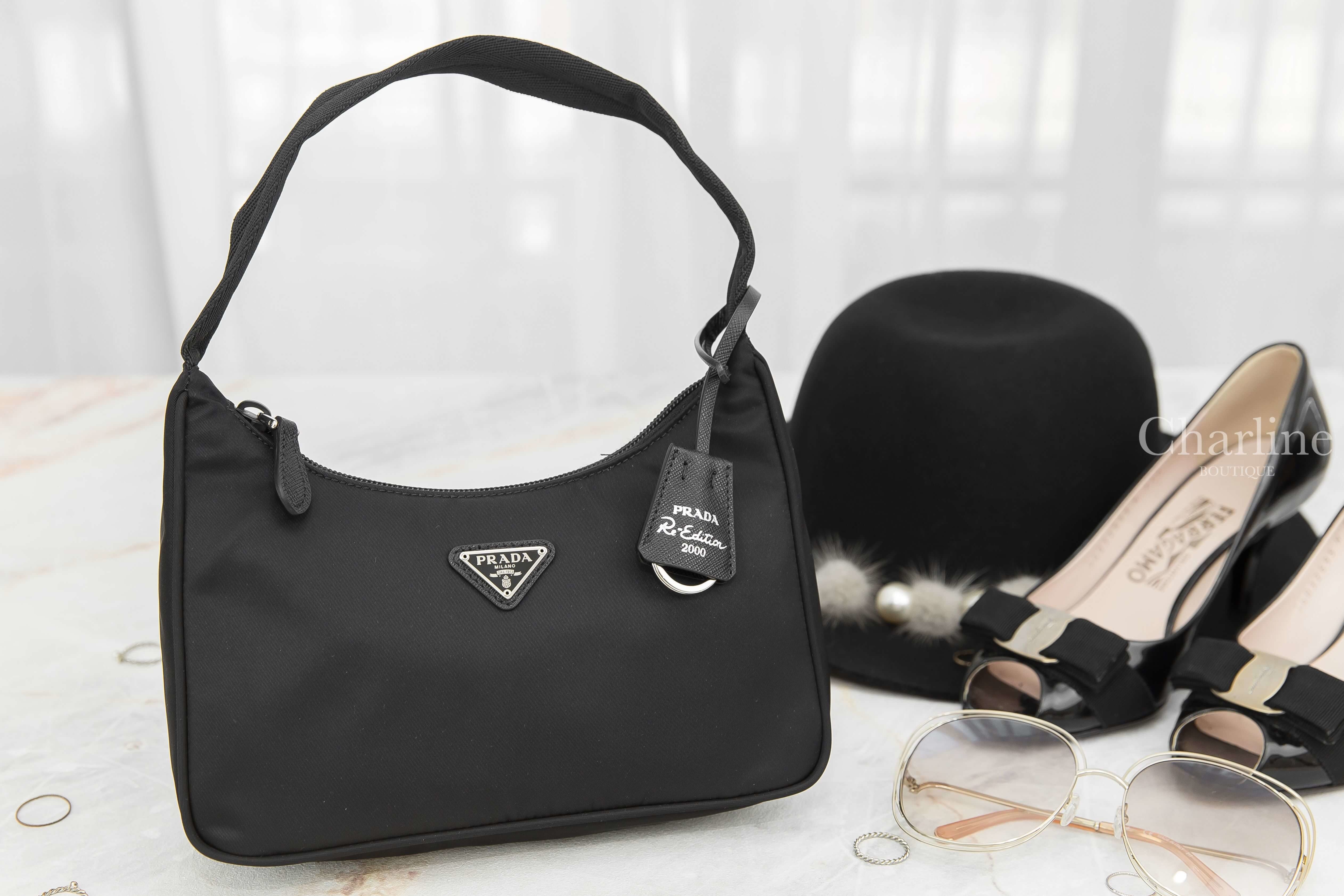 Prada Prada Re-edition 2000 Nylon Mini-bag 黑色三角銀字Logo布紋提把拉鍊尼龍手提肩背包-Charline Boutique 精品代購