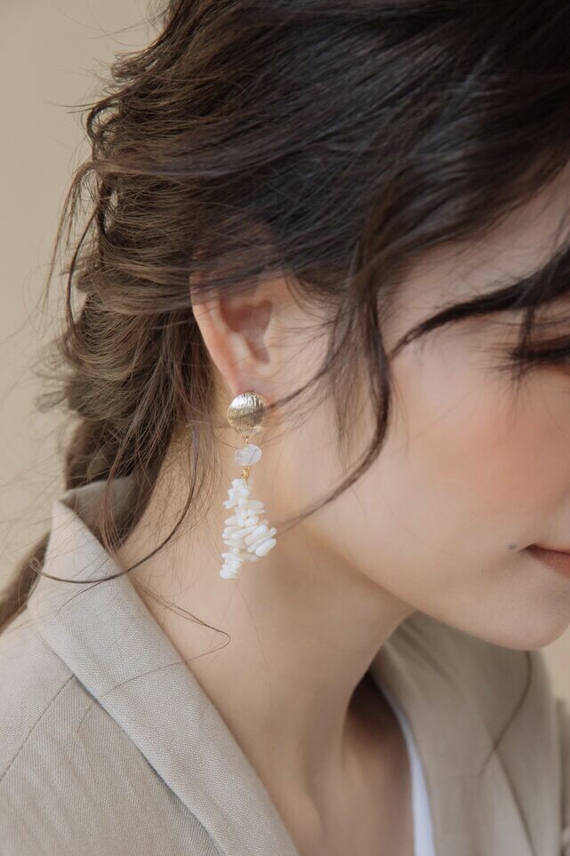 靜謐之旅｜天然白珊瑚耳環