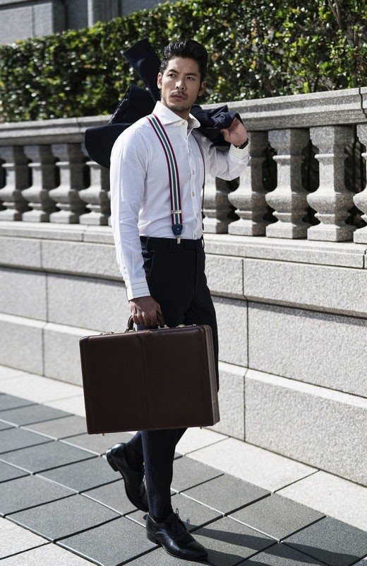 穿著商務襯衫的專業經理人