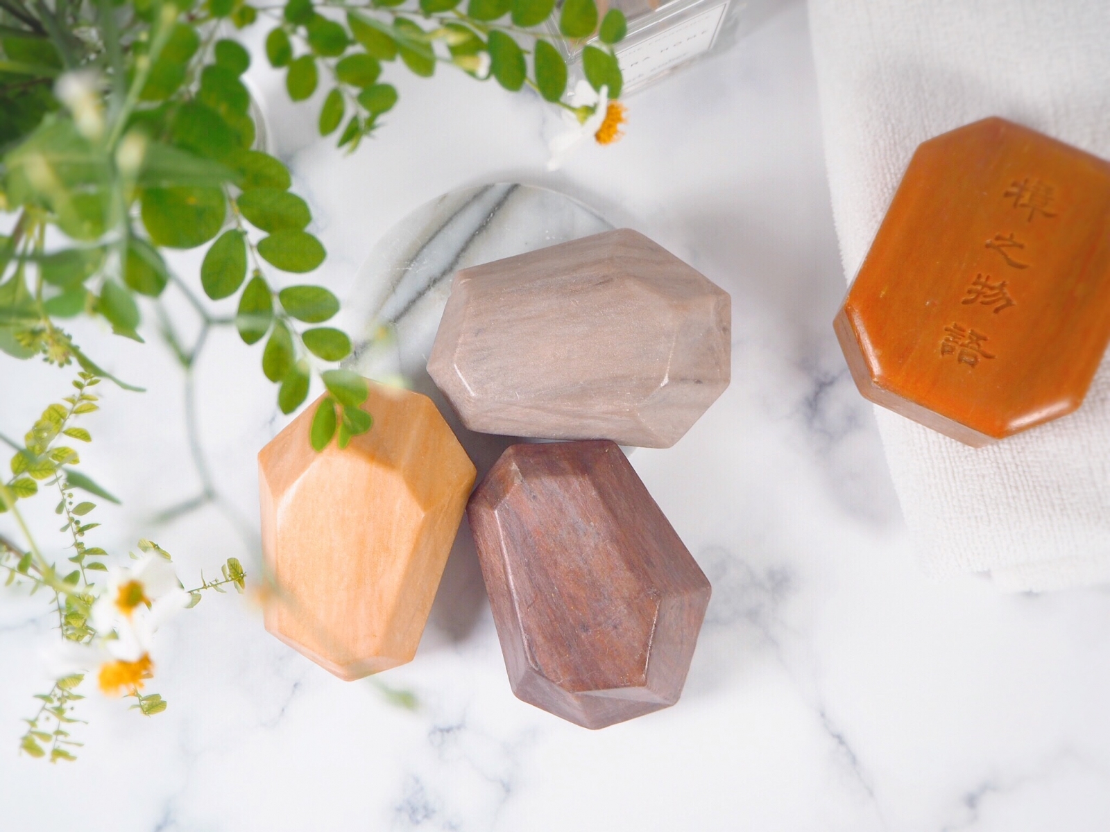 洗到只剩薄薄一片，它也不會軟爛或斷裂，真的可以扎扎實實地洗到一滴不剩