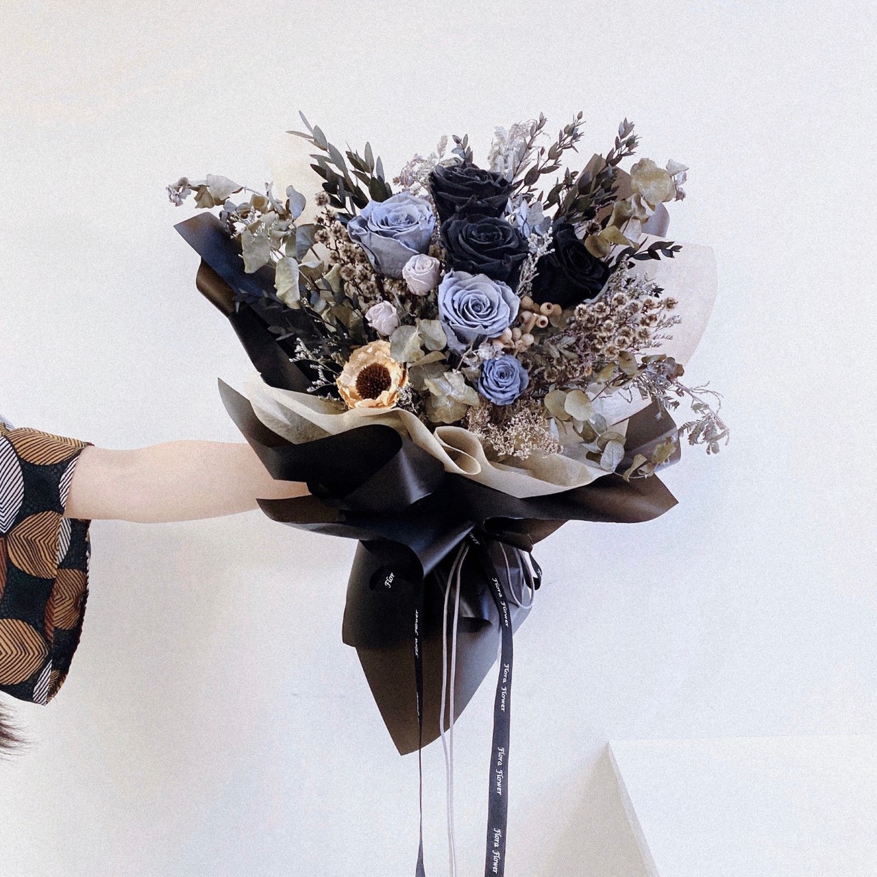 永生花求婚花束-黑灰