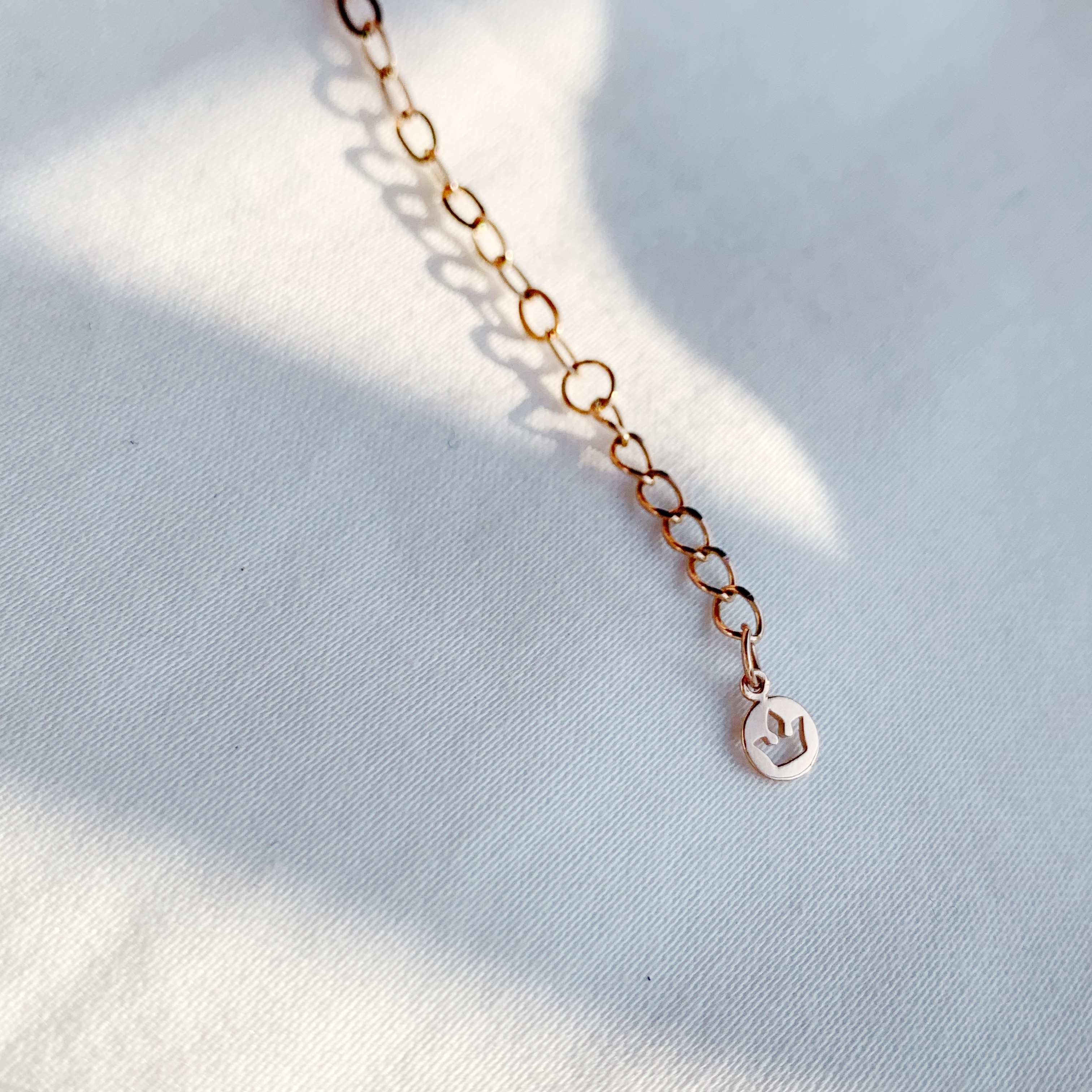 14K三顆簍空圓形藍鑽原礦手鍊