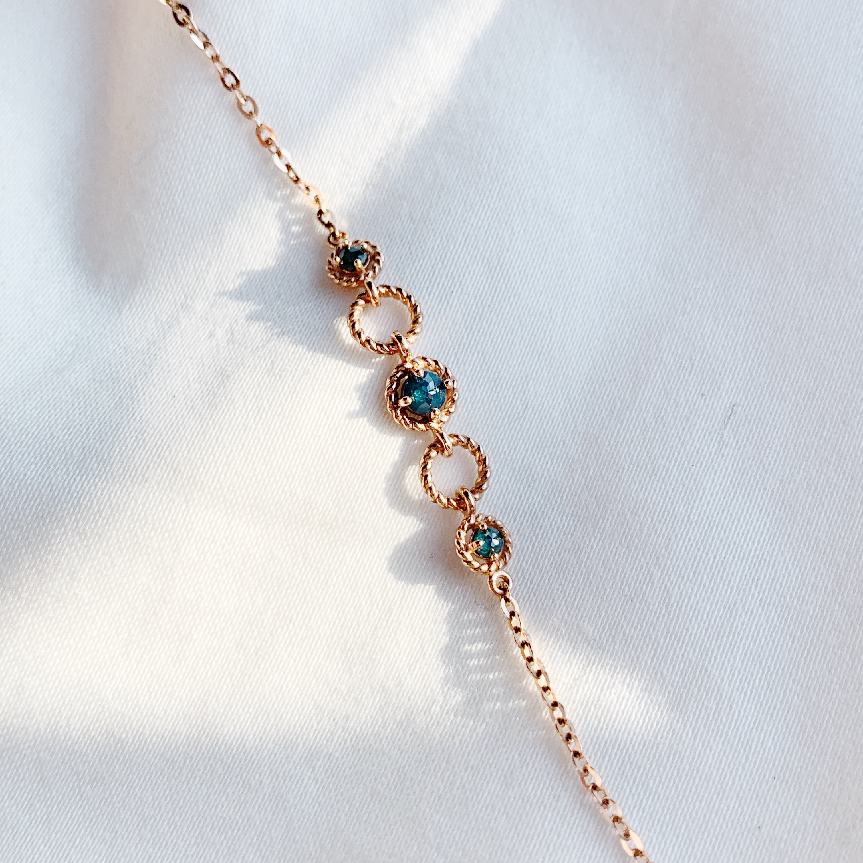 14K三顆簍空圓形藍鑽原礦手鍊